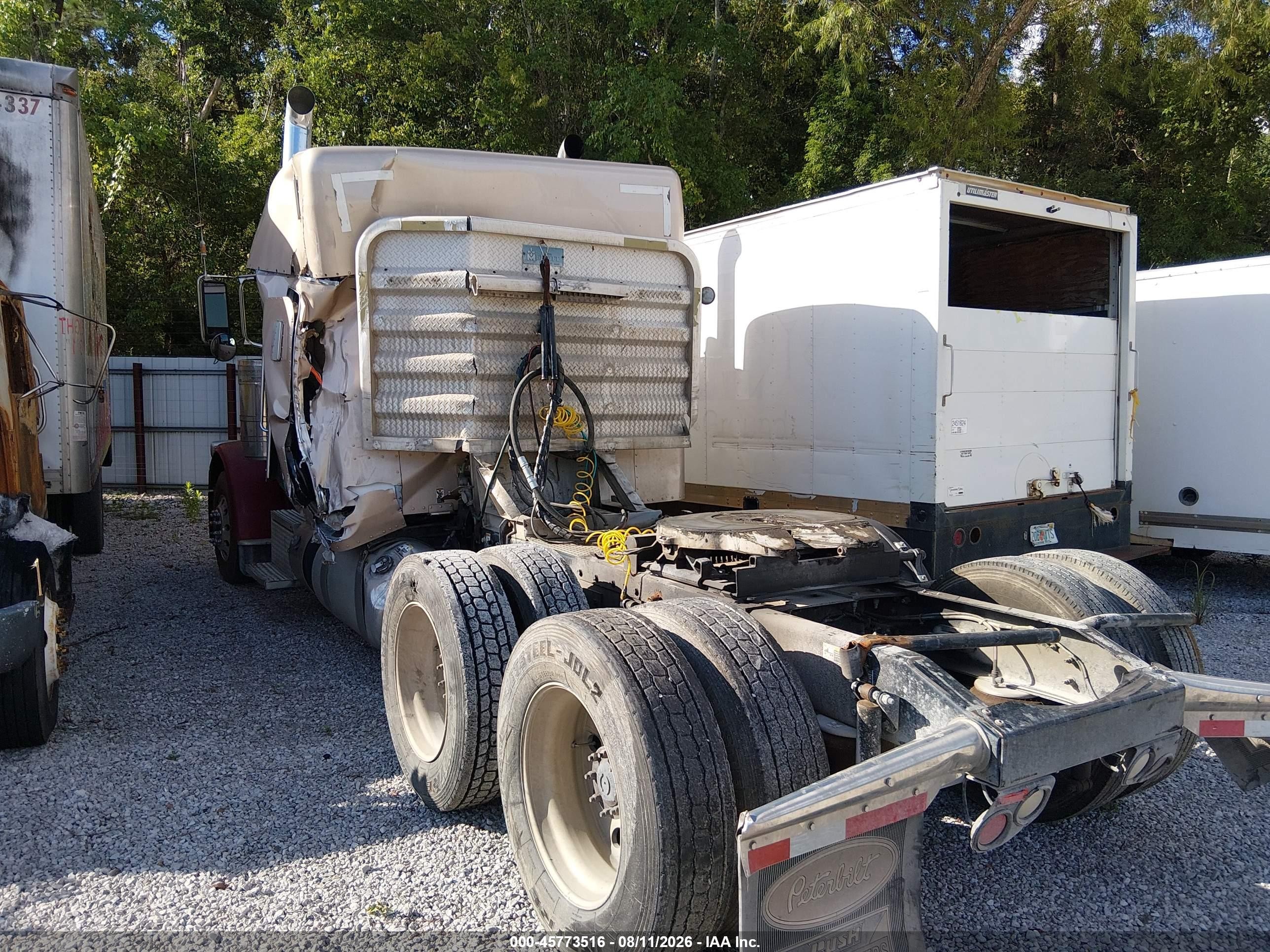 2018 Peterbilt 389 VIN 1XPXDP9X0JD466158 IAAI salvage auction — Rollover, Salvage (Alabama), sold $15,000 on 2026-10-06 (photo 3)