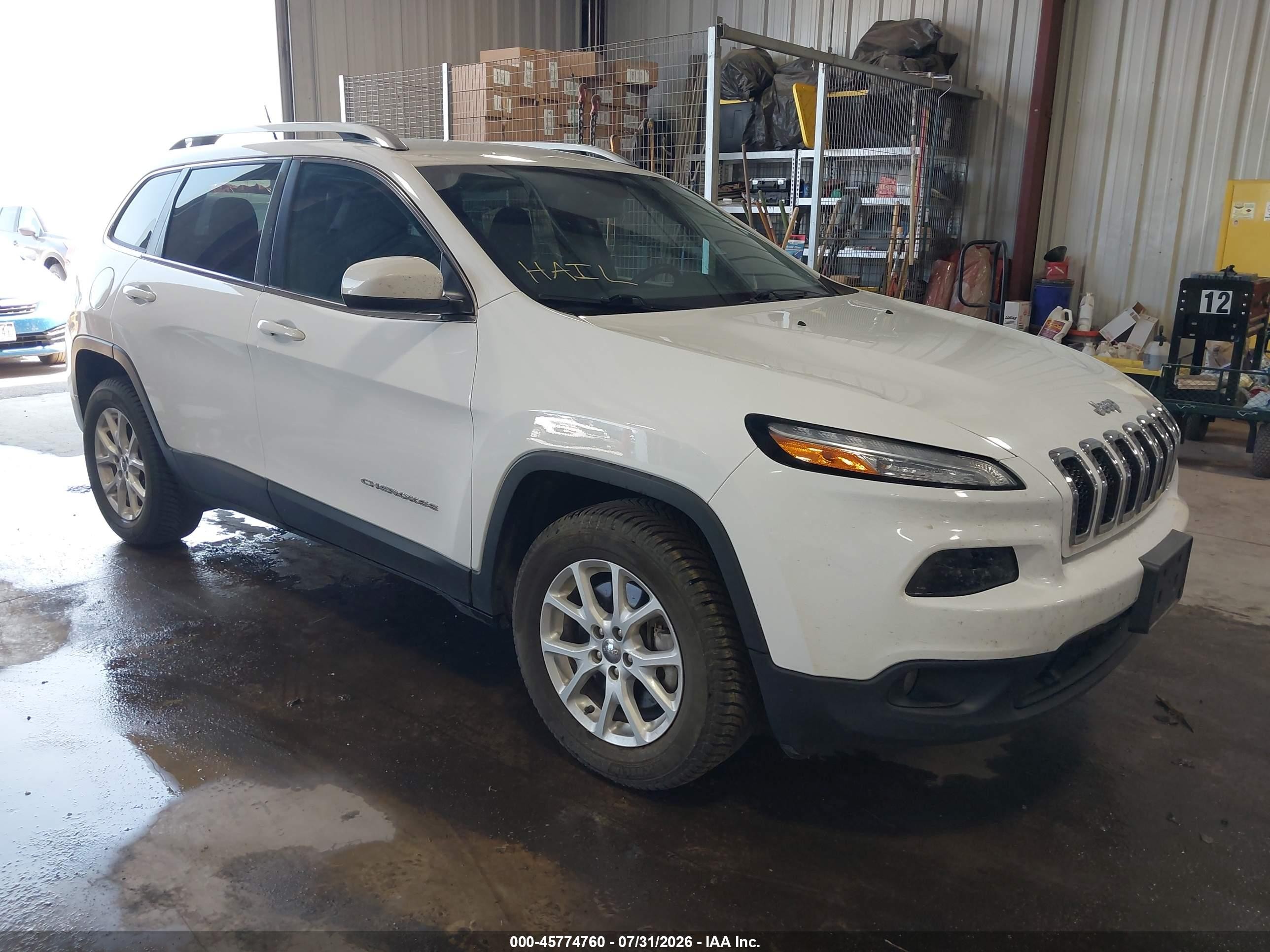 2018 Jeep Cherokee VIN 1C4PJMCB4JD528523 — IAAI salvage auction photo
