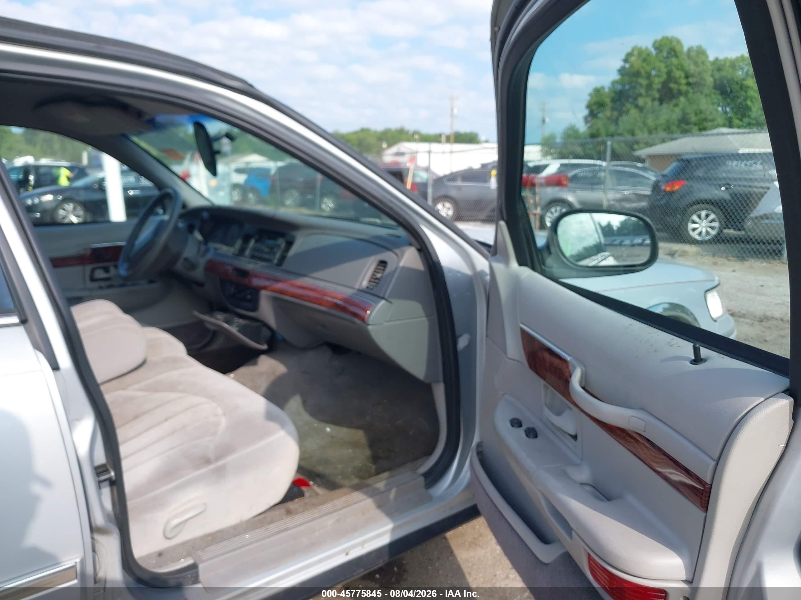 2000 Mercury Grand marquis VIN 2MEFM74W7YX646976 IAAI salvage auction — Rear End, Clear (Indiana), sold $350 on 2026-09-11 (photo 5)