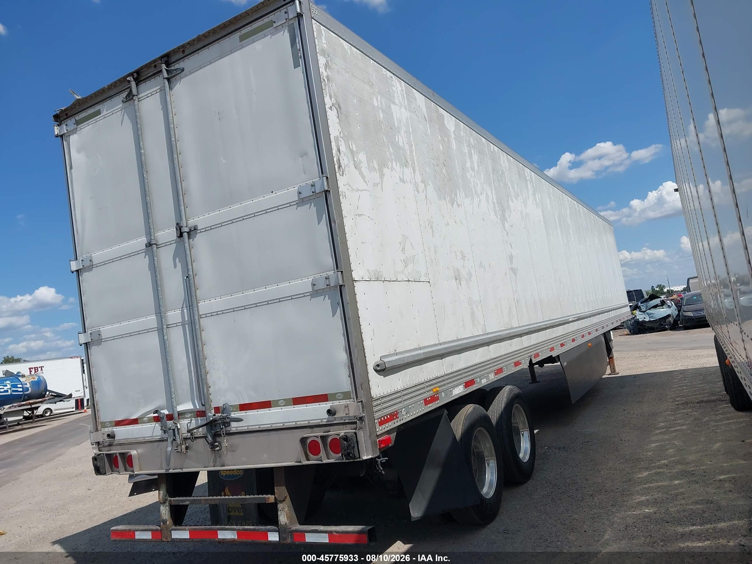 2019 Utility Trailer Mfg Unknown VIN 1UYVS2530K6698366 IAAI salvage auction — Side, Salvage (Texas), sold $4,050 on 2026-09-23 (photo 4)