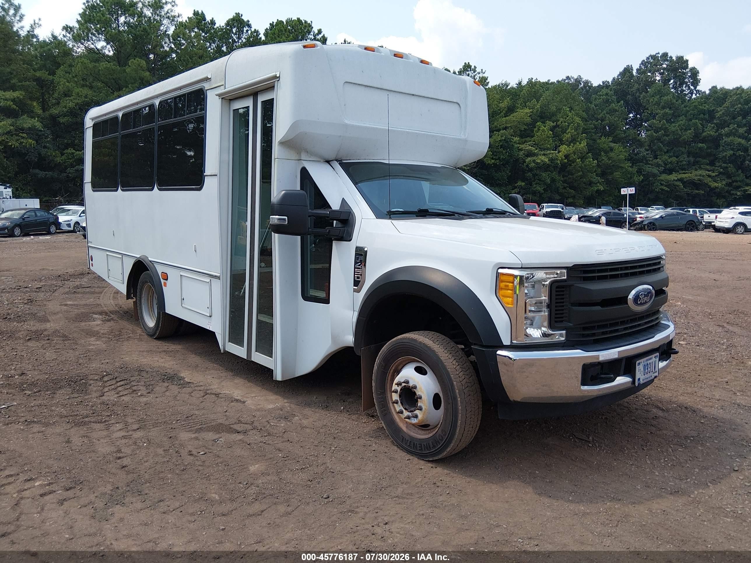 2017 Ford F-450 VIN 1FDAF4GY3HEF23027 — IAAI salvage auction photo