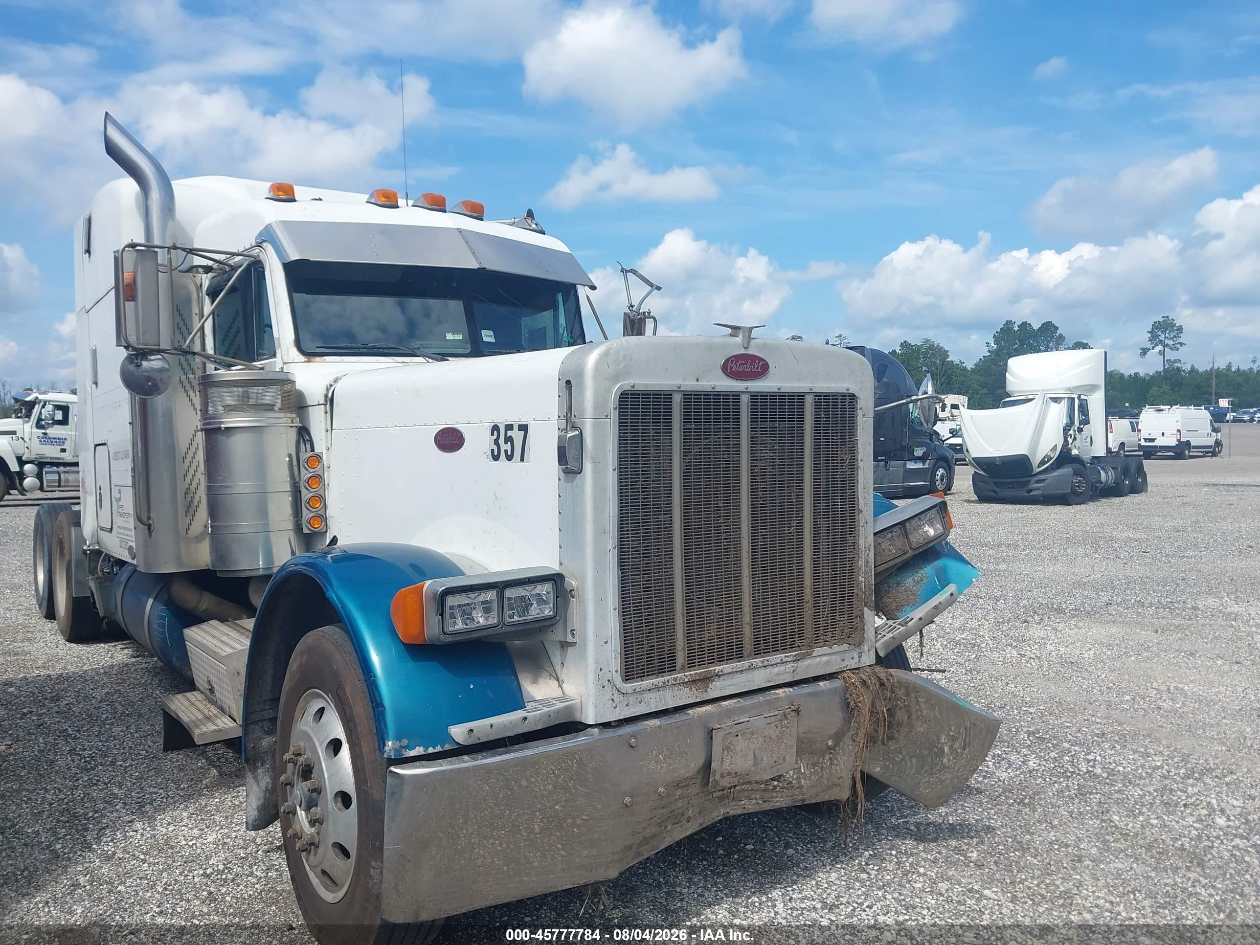 2000 Peterbilt 379 VIN 1XP5DR9X9YN510942 IAAI salvage auction — Front End, Rebuildable (Florida), sold $5,900 on 2026-09-02 (photo 1)