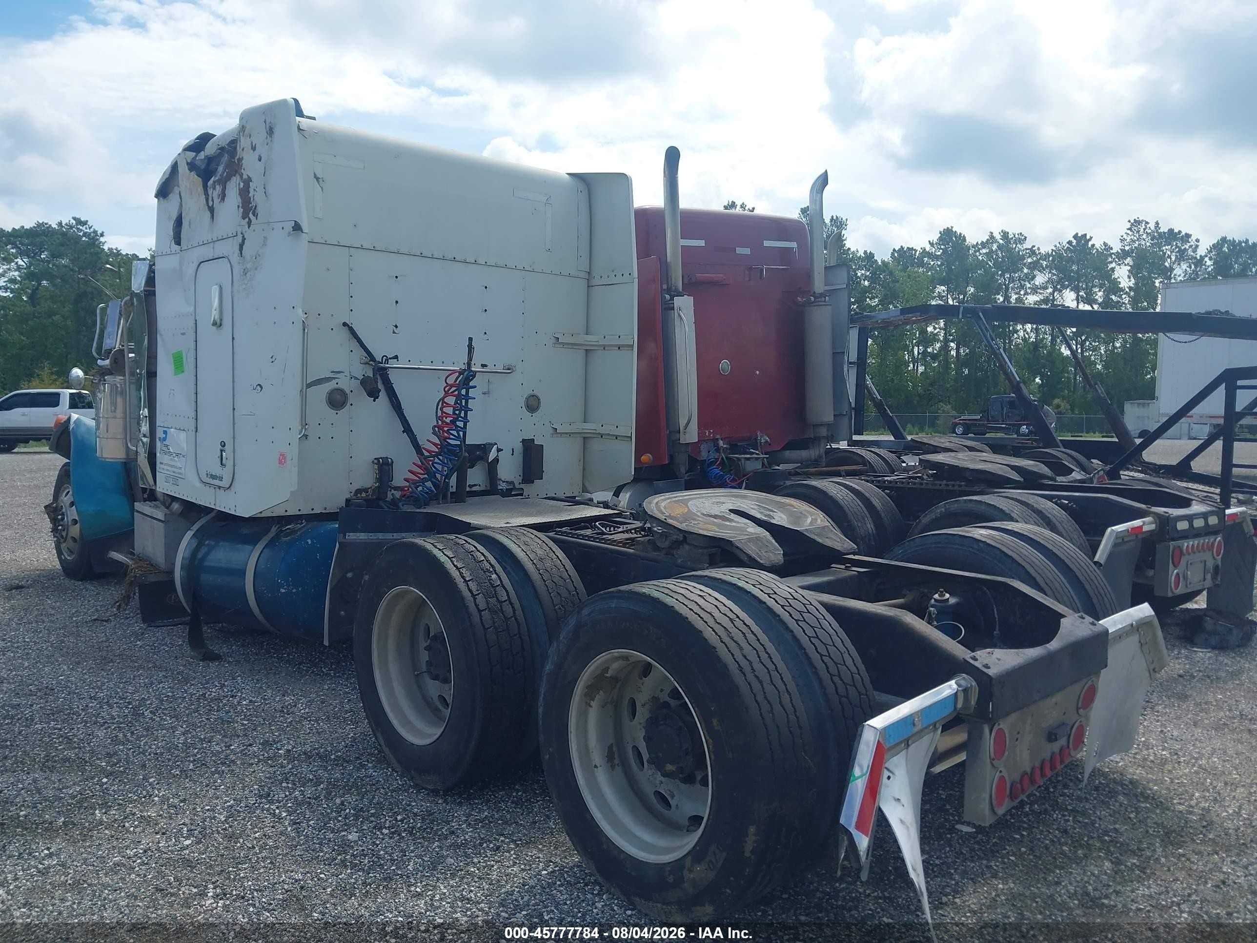 2000 Peterbilt 379 VIN 1XP5DR9X9YN510942 IAAI salvage auction — Front End, Rebuildable (Florida), sold $5,900 on 2026-09-02 (photo 3)