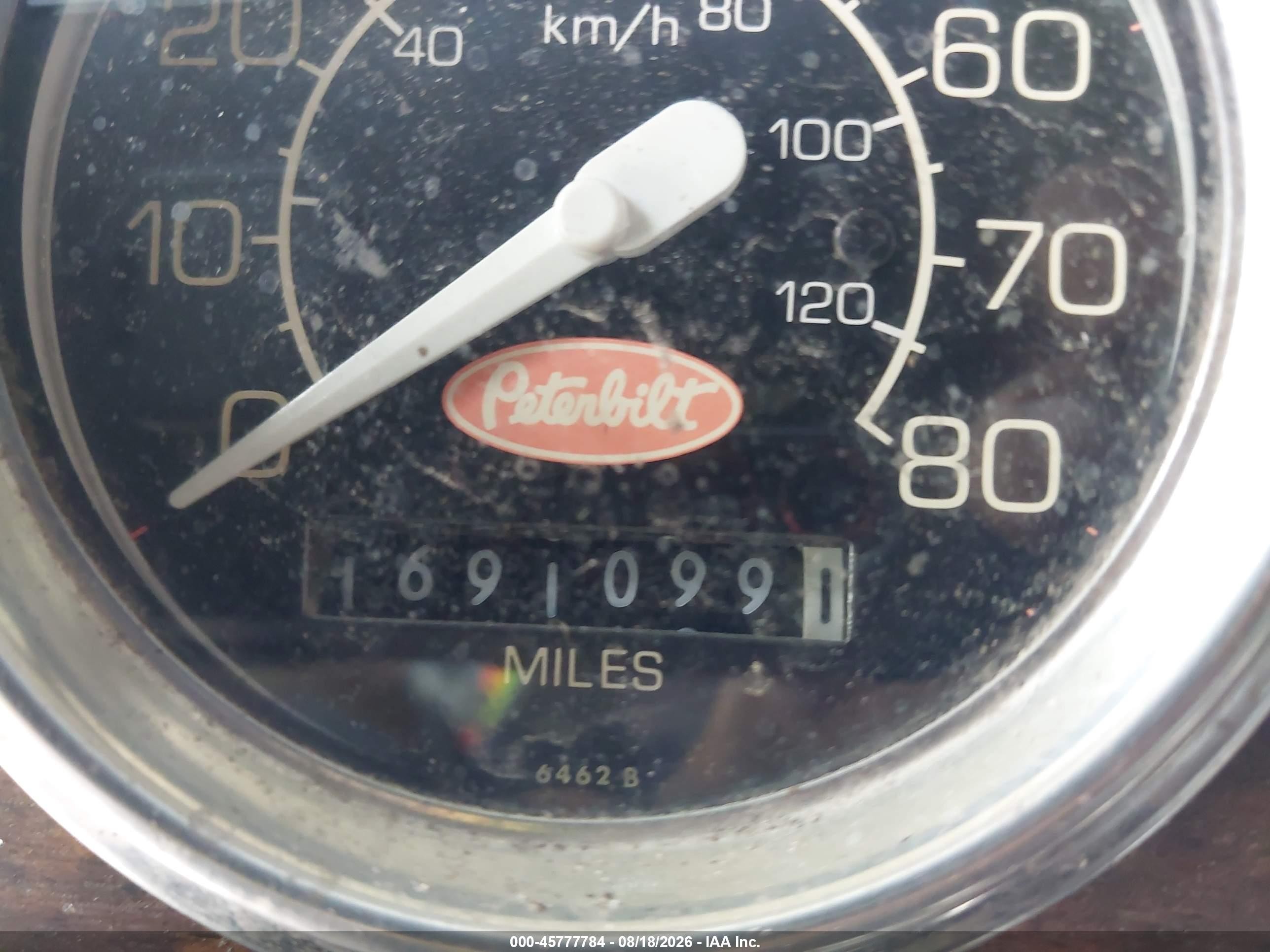 2000 Peterbilt 379 VIN 1XP5DR9X9YN510942 IAAI salvage auction — Front End, Rebuildable (Florida), sold $5,900 on 2026-09-02 (photo 6)
