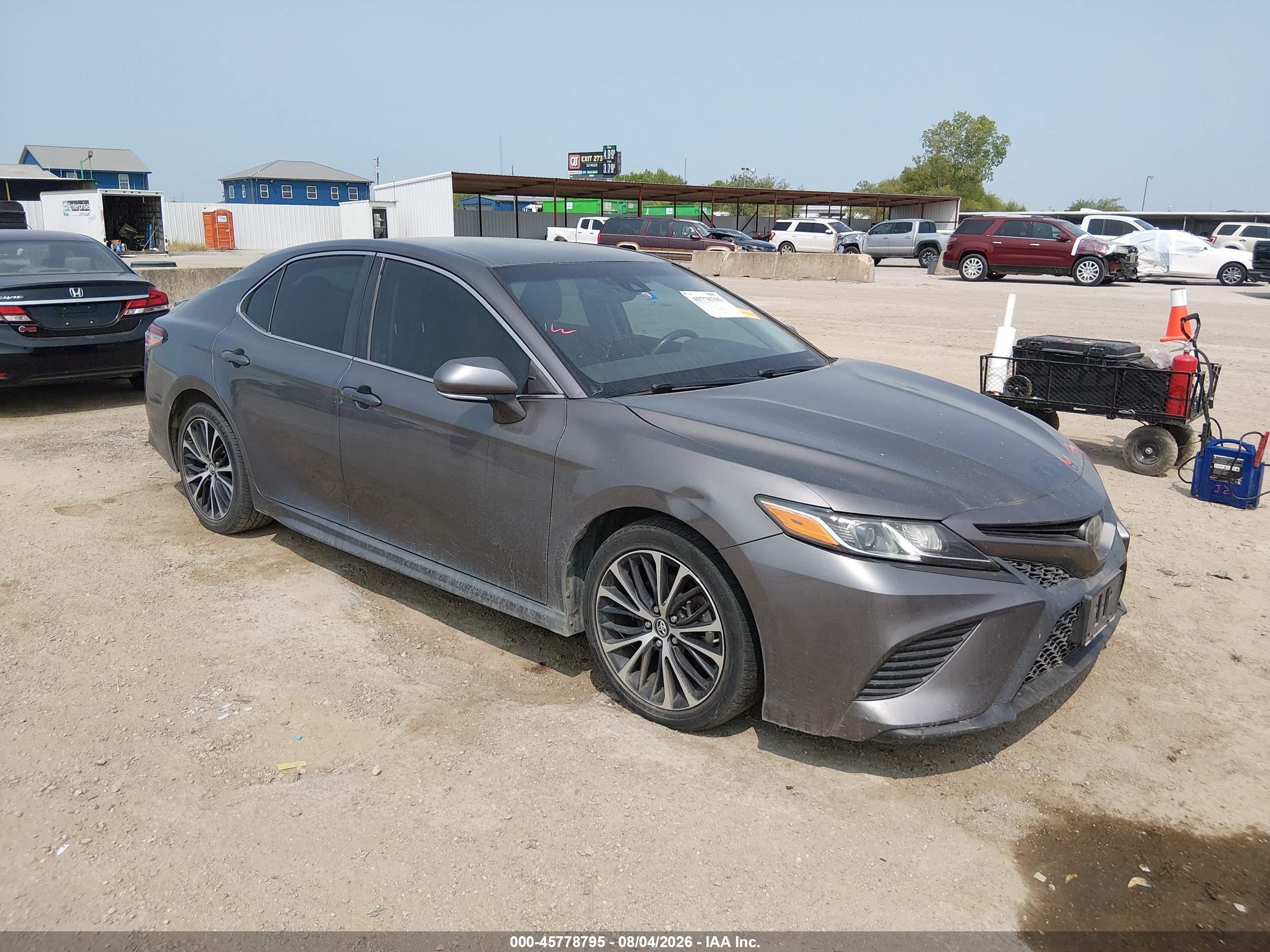 2018 Toyota Camry VIN 4T1B11HK1JU556986 — IAAI salvage auction photo