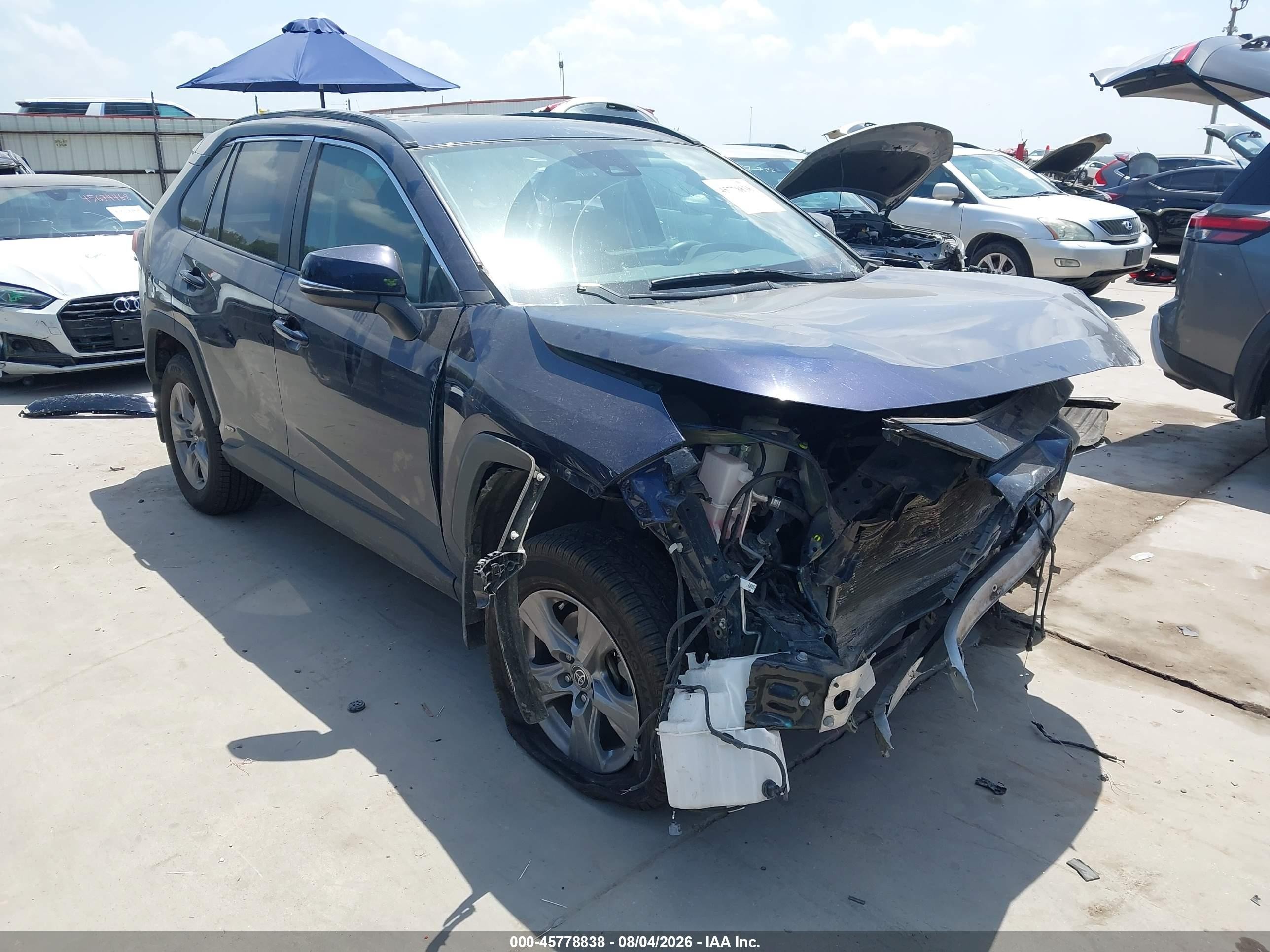 2022 Toyota RAV4 Hybrid VIN 2T3RWRFV8NW140071 — IAAI salvage auction photo