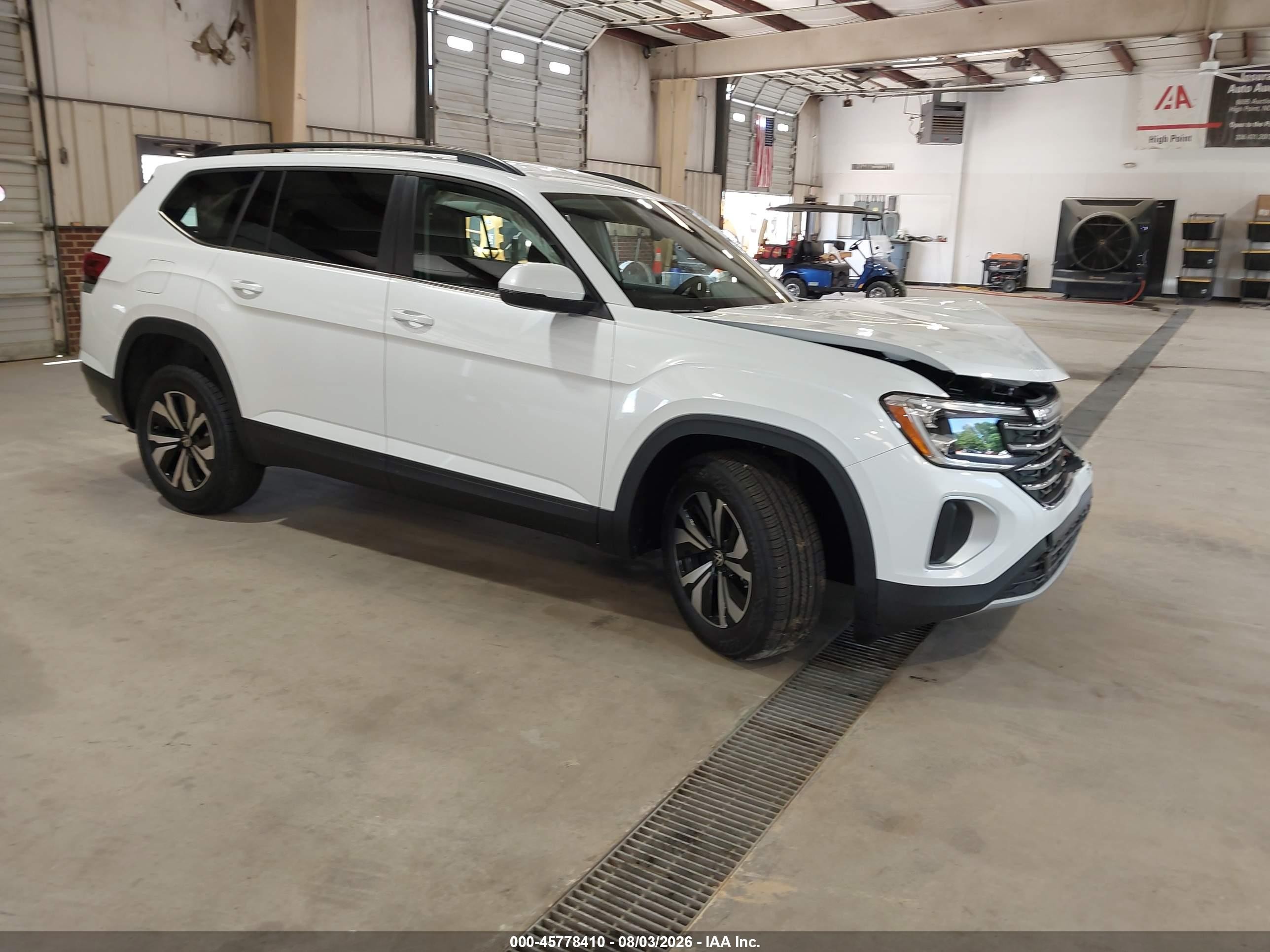 2026 Volkswagen Atlas VIN 1V2LN2CAXTC576405 — IAAI salvage auction photo