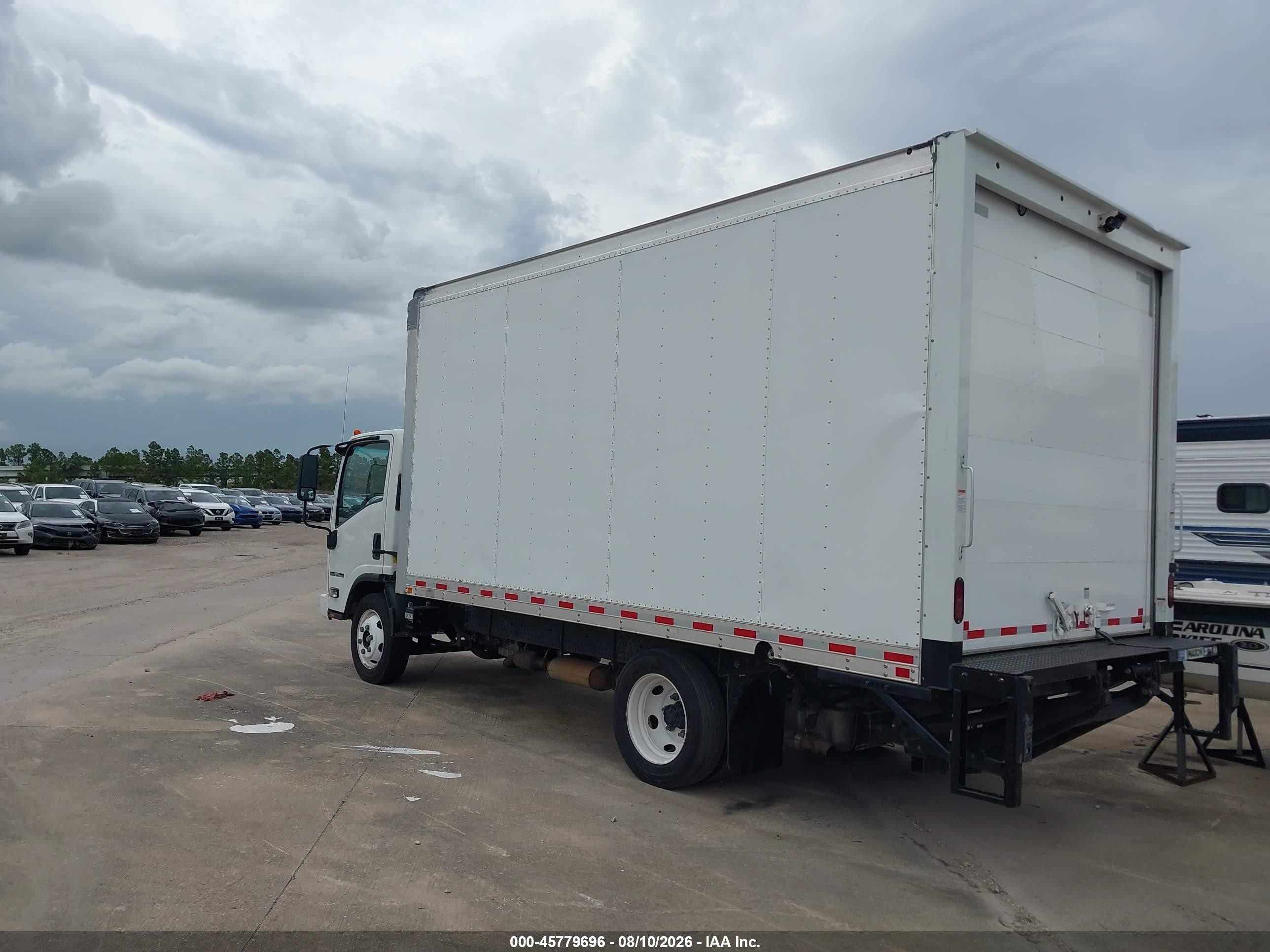 2024 Isuzu VIN 54DC4W1D2RS207282 IAAI salvage auction — Engine Damage, Enterprise Vehicles Clear Only (Texas), sold $16,100 on 2026-08-13 (photo 3)