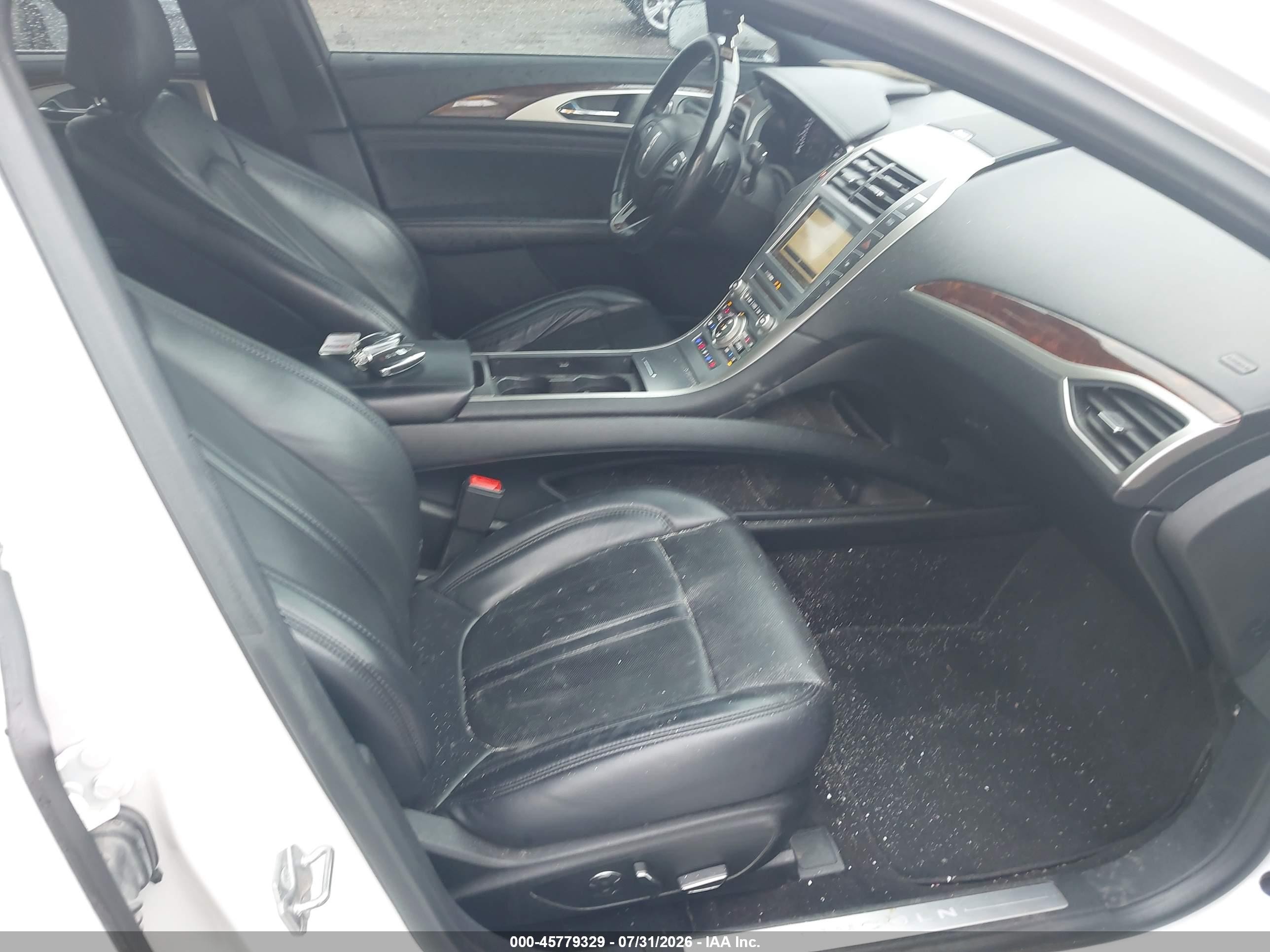 2019 Lincoln Mkz VIN 3LN6L5F91KR614008 IAAI salvage auction — Unknown, Salvage (Illinois), sold $2,400 on 2026-09-13 (photo 5)