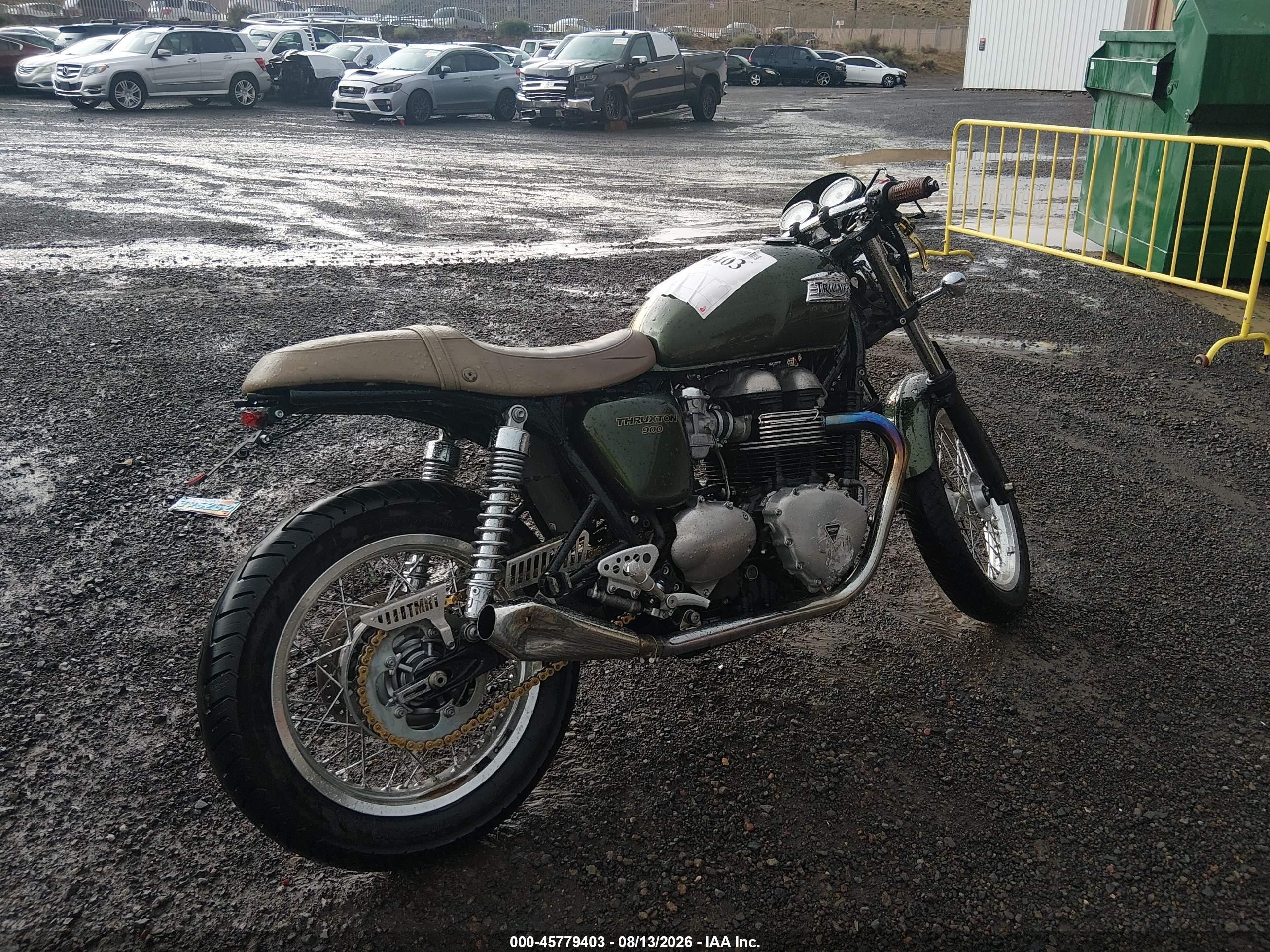 2016 Triumph motorcycle Thruxton VIN SMT920K10GT733621 IAAI salvage auction — Side, Salvage (Nevada), sold $550 on 2026-09-16 (photo 4)