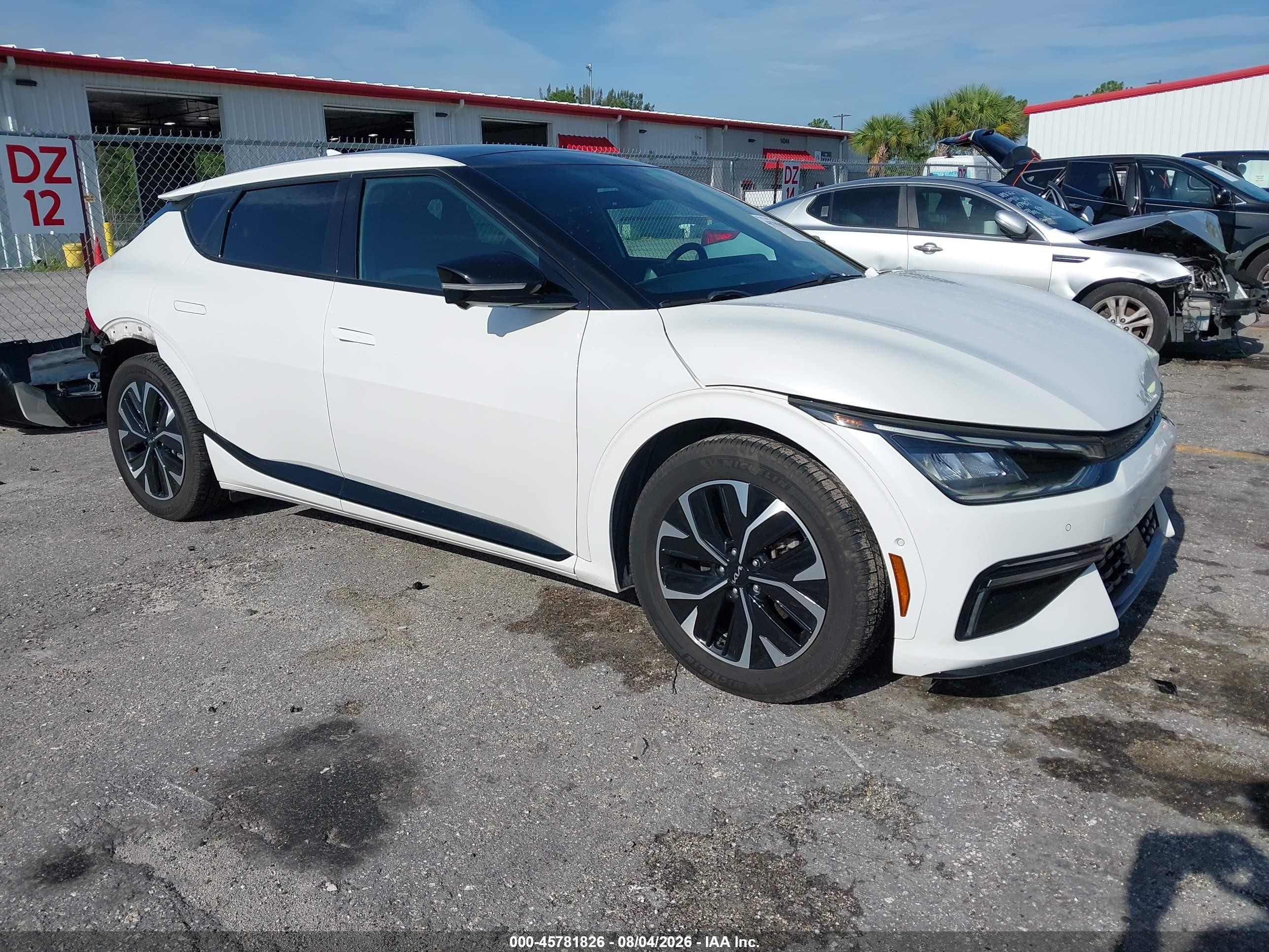 2022 Kia EV6 VIN KNDC44LAXN5037161 — IAAI salvage auction photo