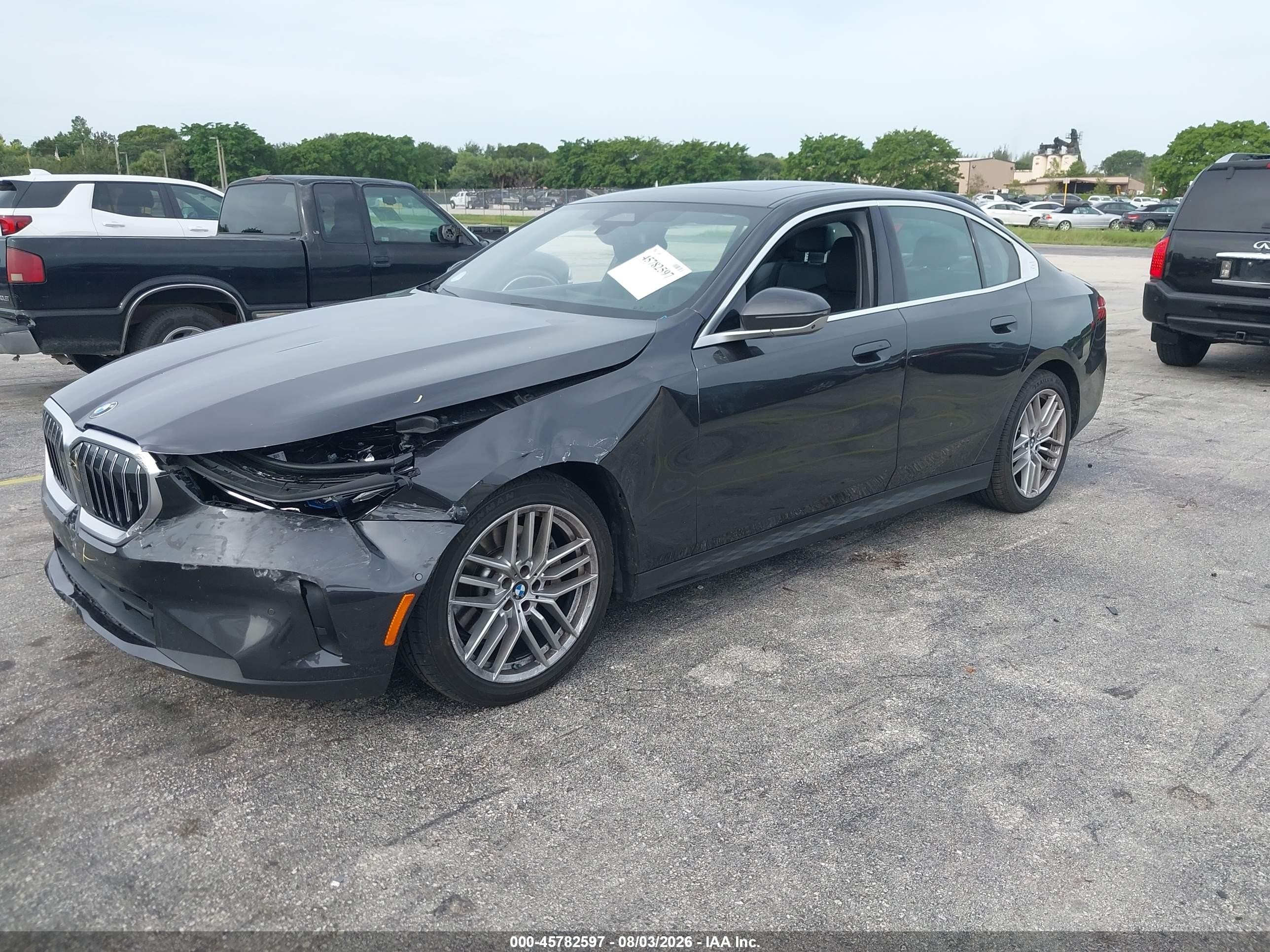 2025 BMW 5 Series VIN WBA43FJ08SCU02633 IAAI salvage auction — Front End, Clear (Florida), sold $25,250 on 2026-08-09 (photo 2)