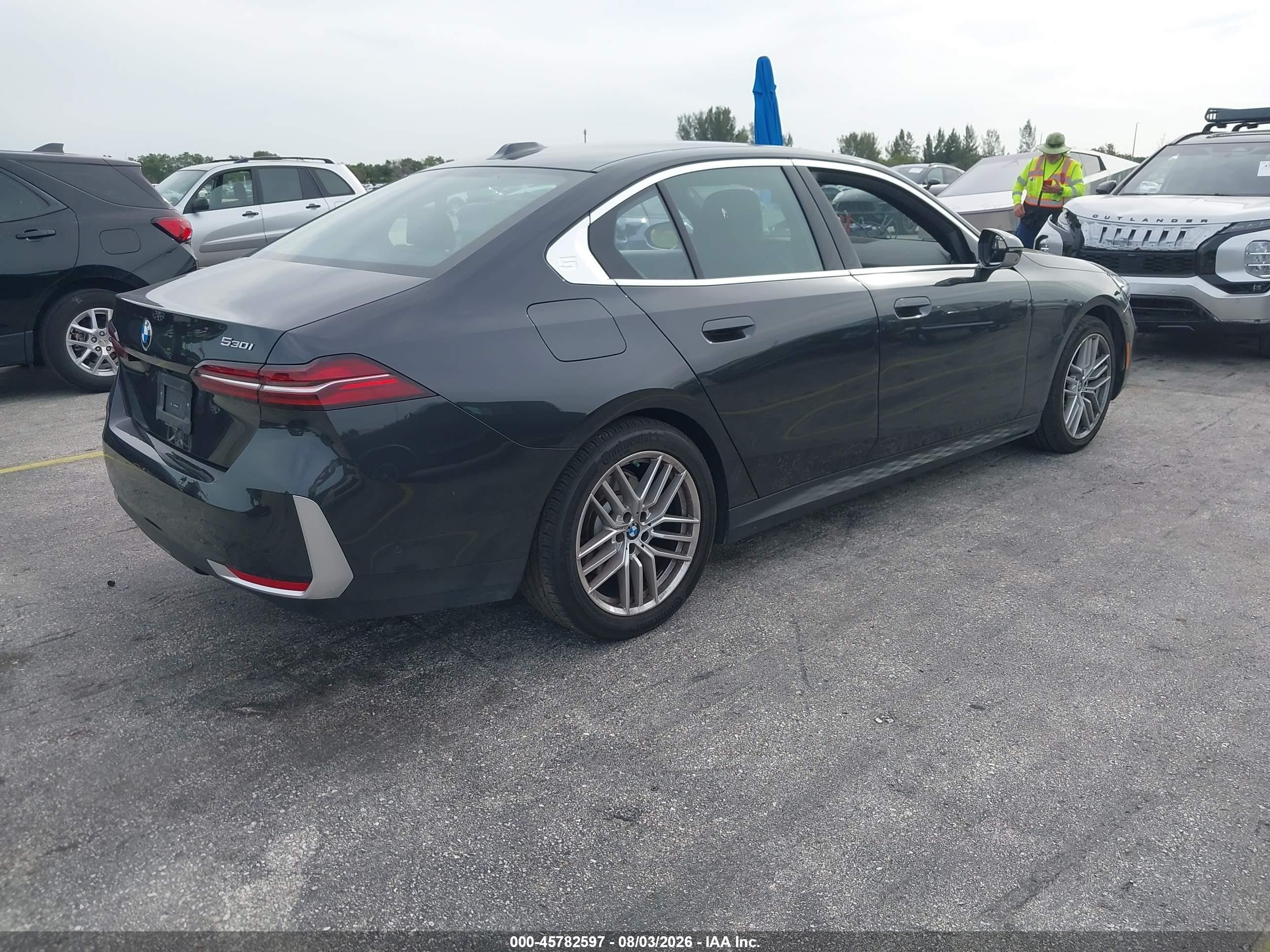 2025 BMW 5 Series VIN WBA43FJ08SCU02633 IAAI salvage auction — Front End, Clear (Florida), sold $25,250 on 2026-08-09 (photo 4)