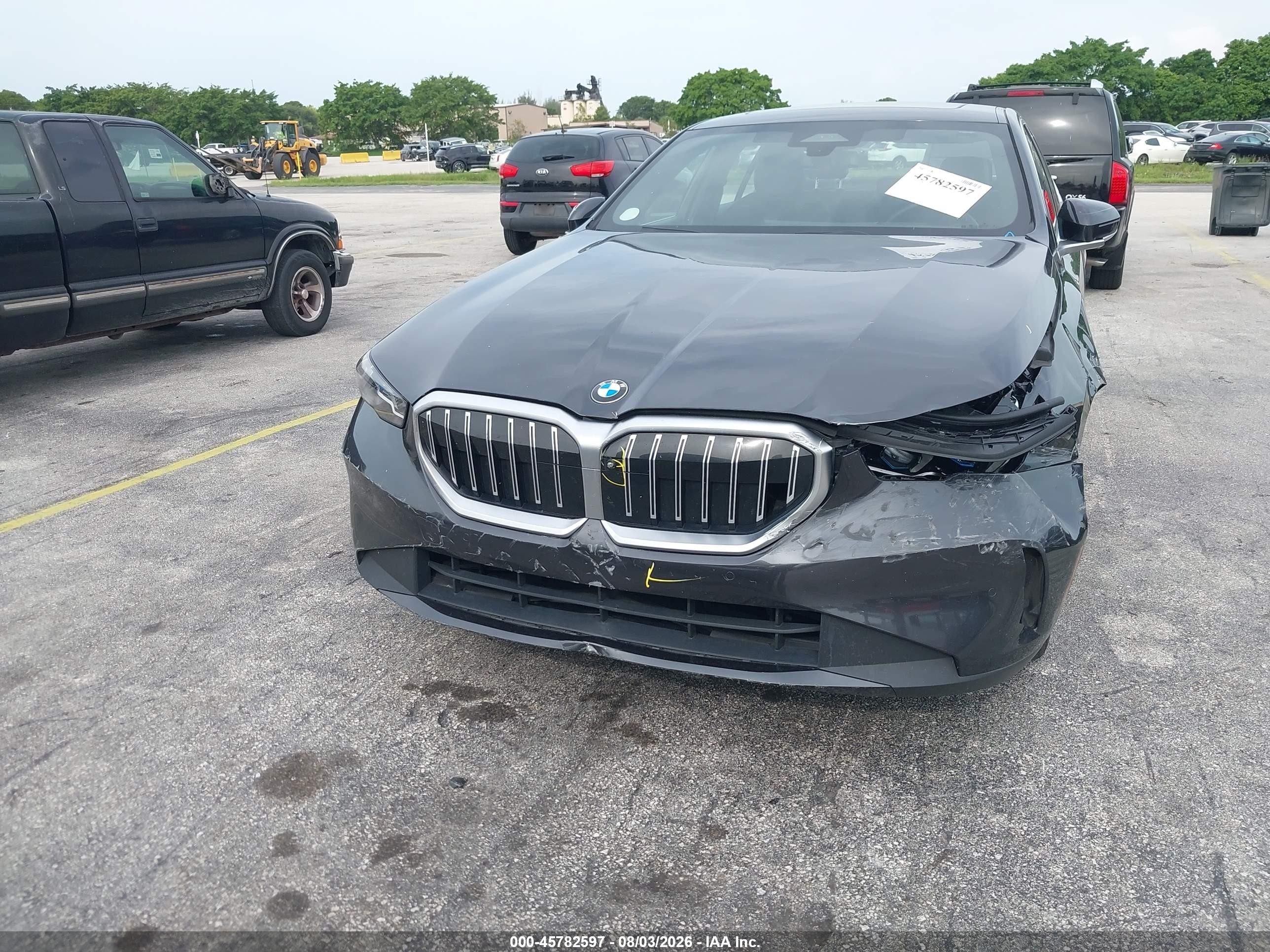 2025 BMW 5 Series VIN WBA43FJ08SCU02633 IAAI salvage auction — Front End, Clear (Florida), sold $25,250 on 2026-08-09 (photo 6)