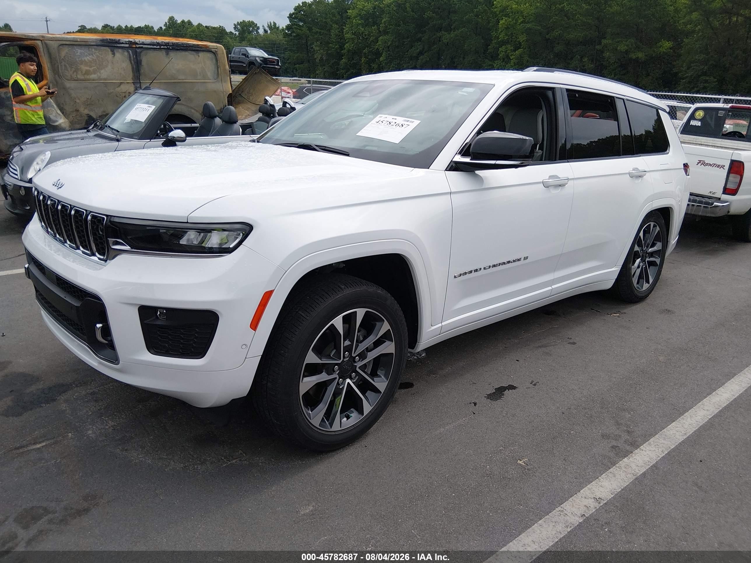 2023 Jeep Grand cherokee VIN 1C4RJKDG7P8100809 IAAI salvage auction — Side, Salvage (North Carolina), sold $12,100 on 2026-09-05 (photo 2)