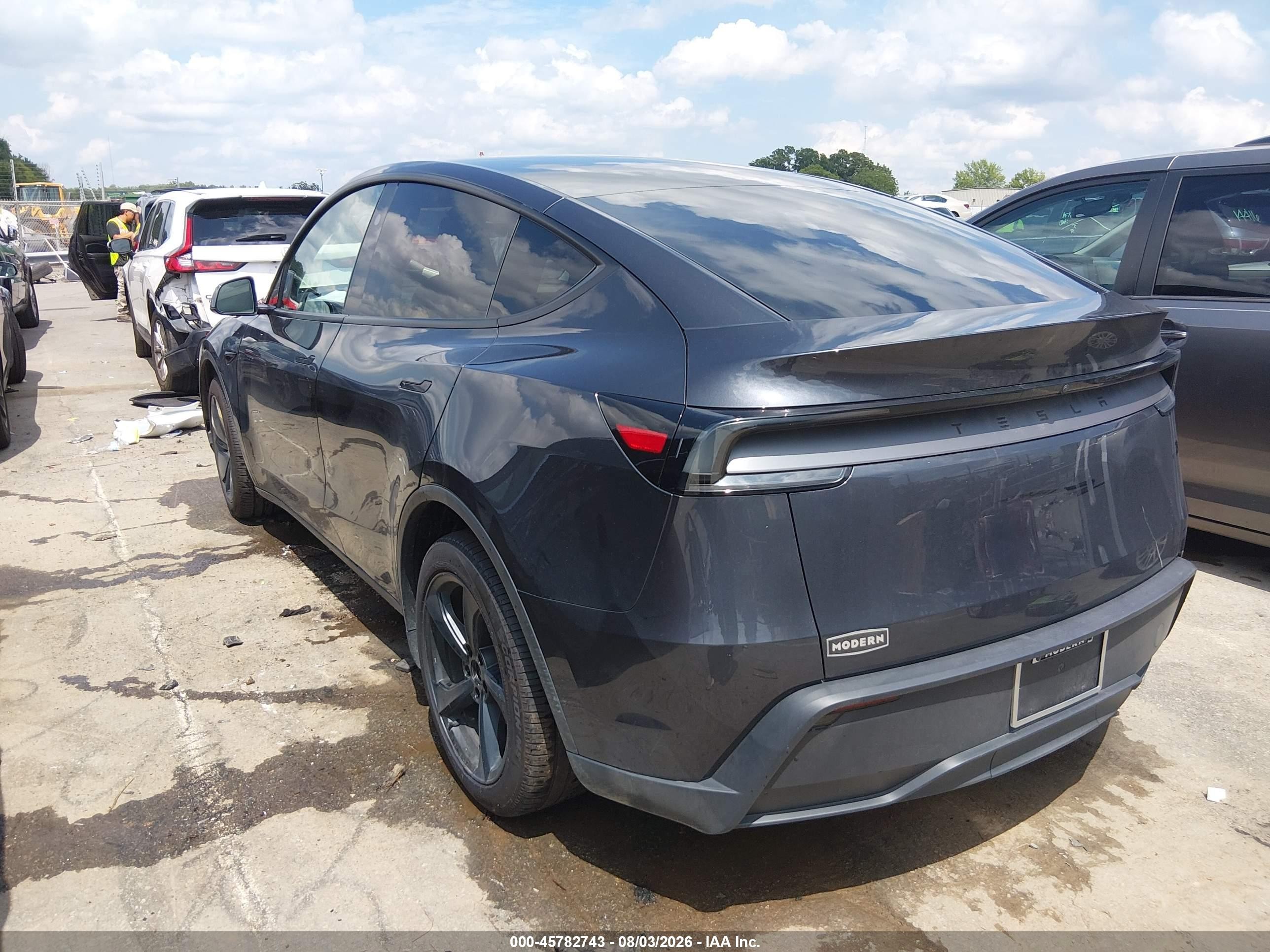 2026 Tesla Model y VIN 7SAYGDED9TA437485 IAAI salvage auction — Unknown, Salvage (North Carolina), sold $22,200 on 2026-09-10 (photo 3)