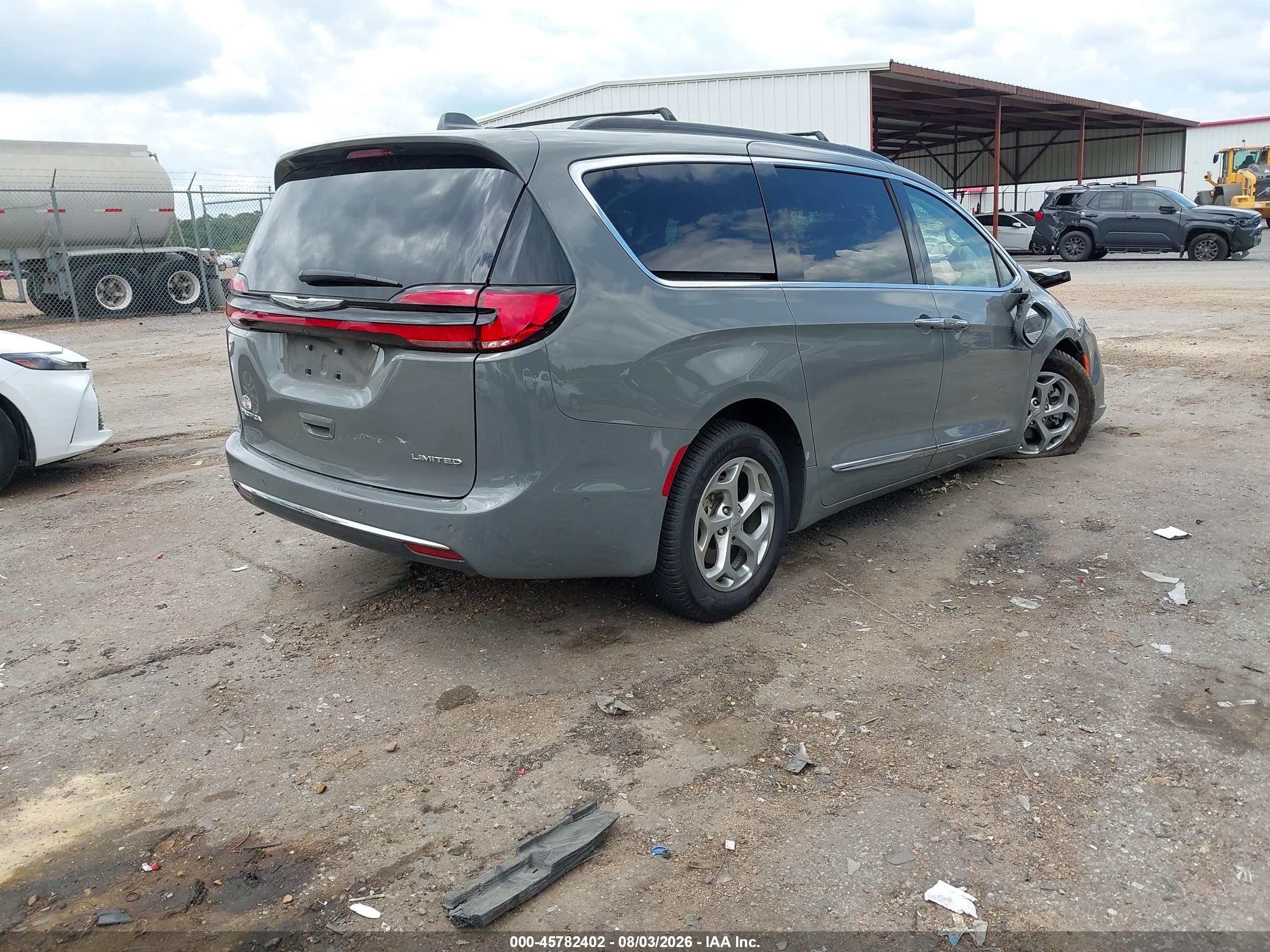 2022 Chrysler Pacifica VIN 2C4RC1GGXNR177322 IAAI salvage auction — Unknown, Salvage (Mississippi), sold $4,200 on 2026-09-11 (photo 4)