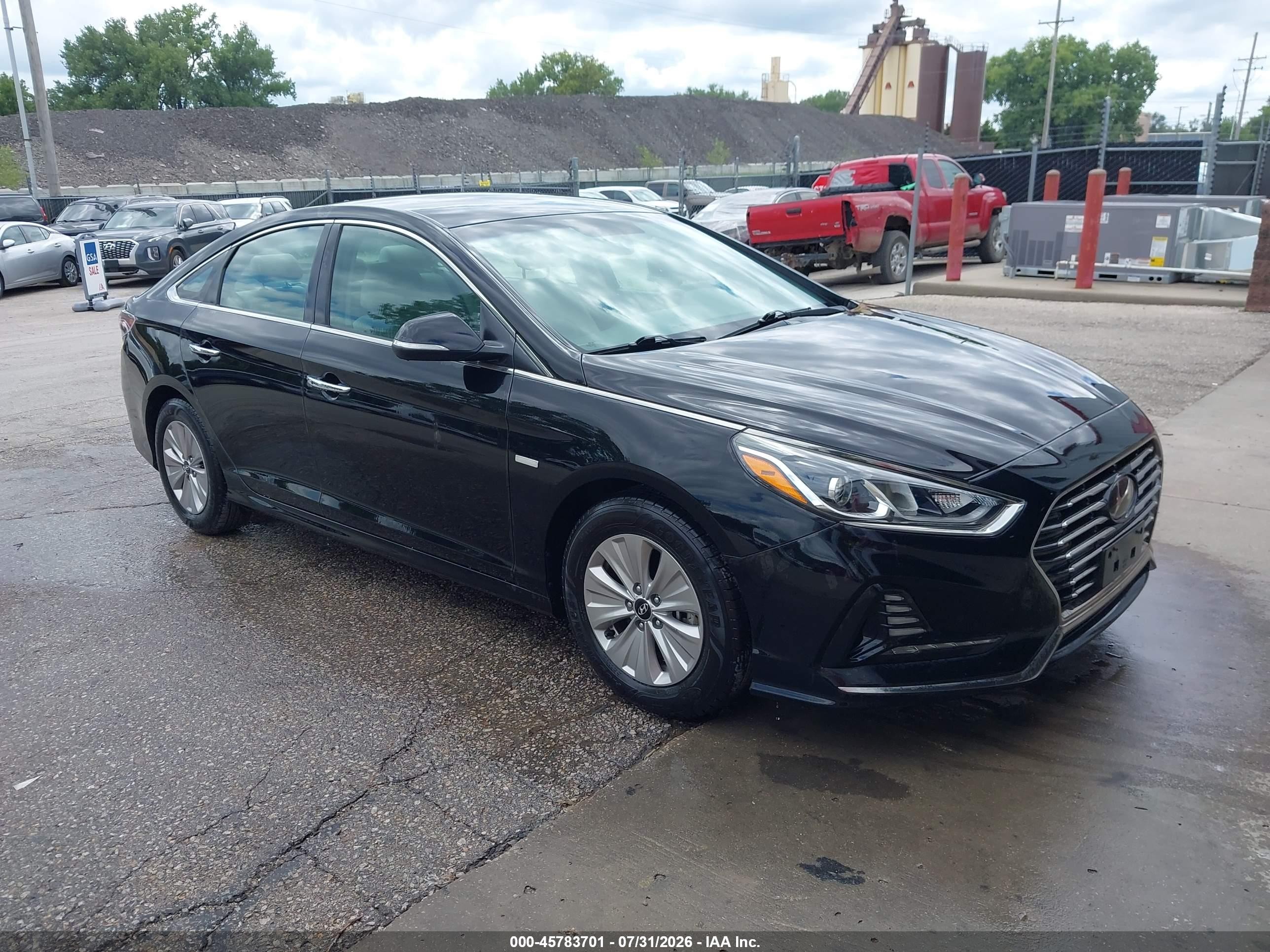 2018 Hyundai Sonata Hybrid VIN KMHE24L34JA086711 — IAAI salvage auction photo