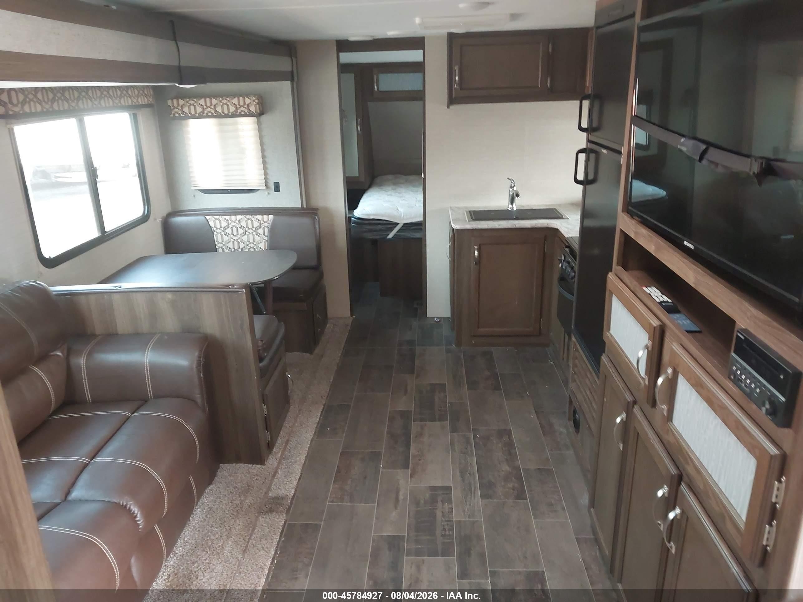 2019 Keystone Bullet VIN 4YDT26129KX432393 IAAI salvage auction — Top/Roof, Bill Of Sale (Washington), sold $5,750 on 2026-09-16 (photo 5)