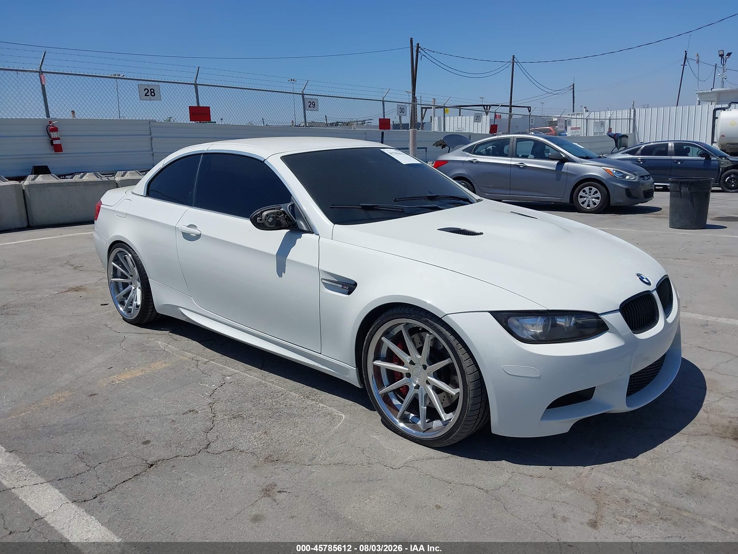 2011 BMW M3 VIN WBSDX9C57BE584677 — IAAI salvage auction photo