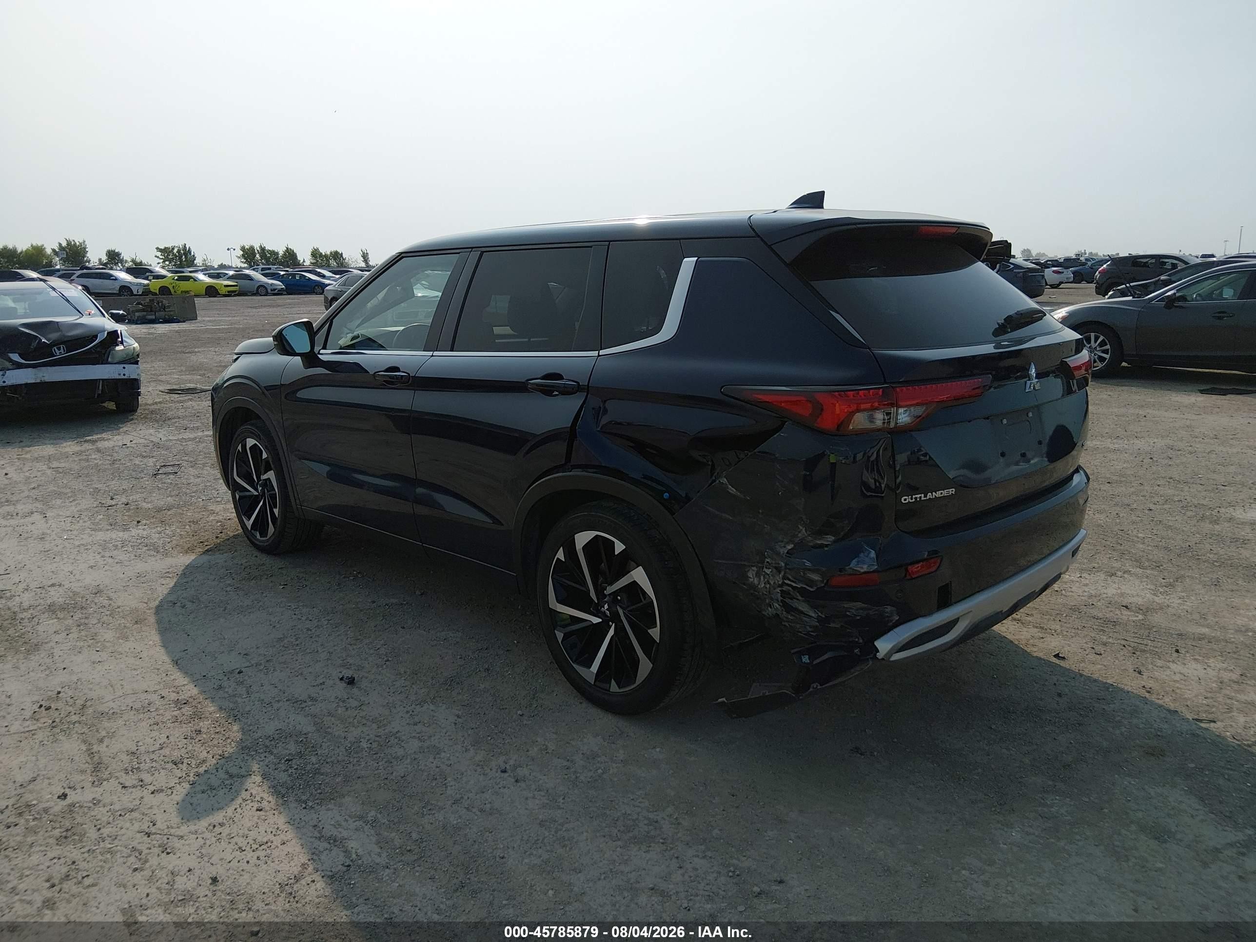 2024 Mitsubishi Outlander VIN JA4J3VA89RZ034003 IAAI salvage auction — Side, Salvage (Texas), sold $9,500 on 2026-09-11 (photo 3)