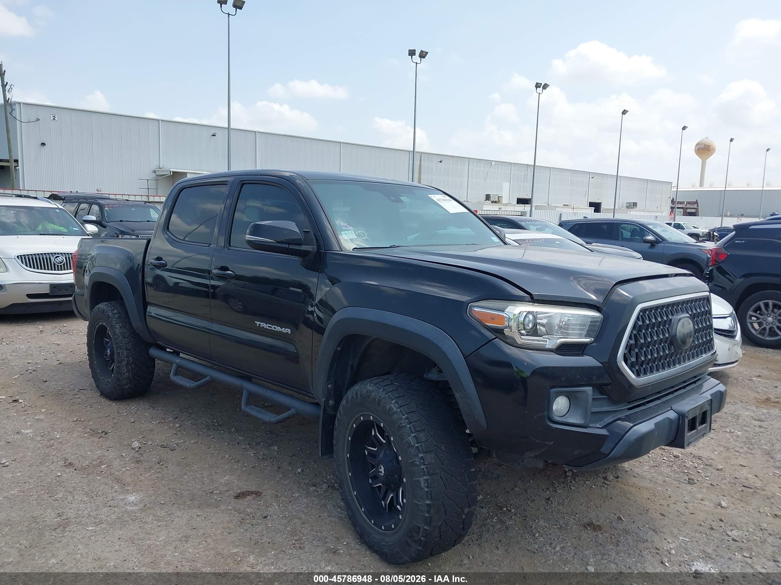 2018 Toyota Tacoma VIN 5TFAZ5CN2JX056061 — IAAI salvage auction photo