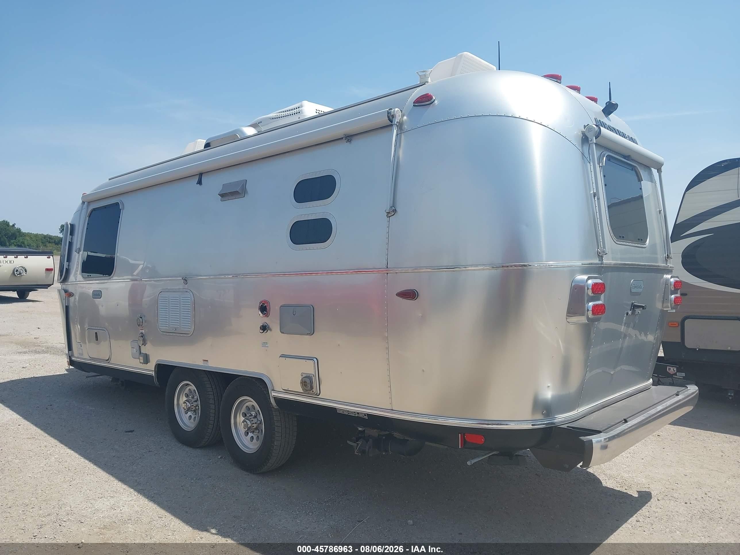 2020 Airstream Other VIN 1STKNYG27LJ551090 IAAI salvage auction — Hail, Original (Texas), sold $29,300 on 2026-09-09 (photo 3)