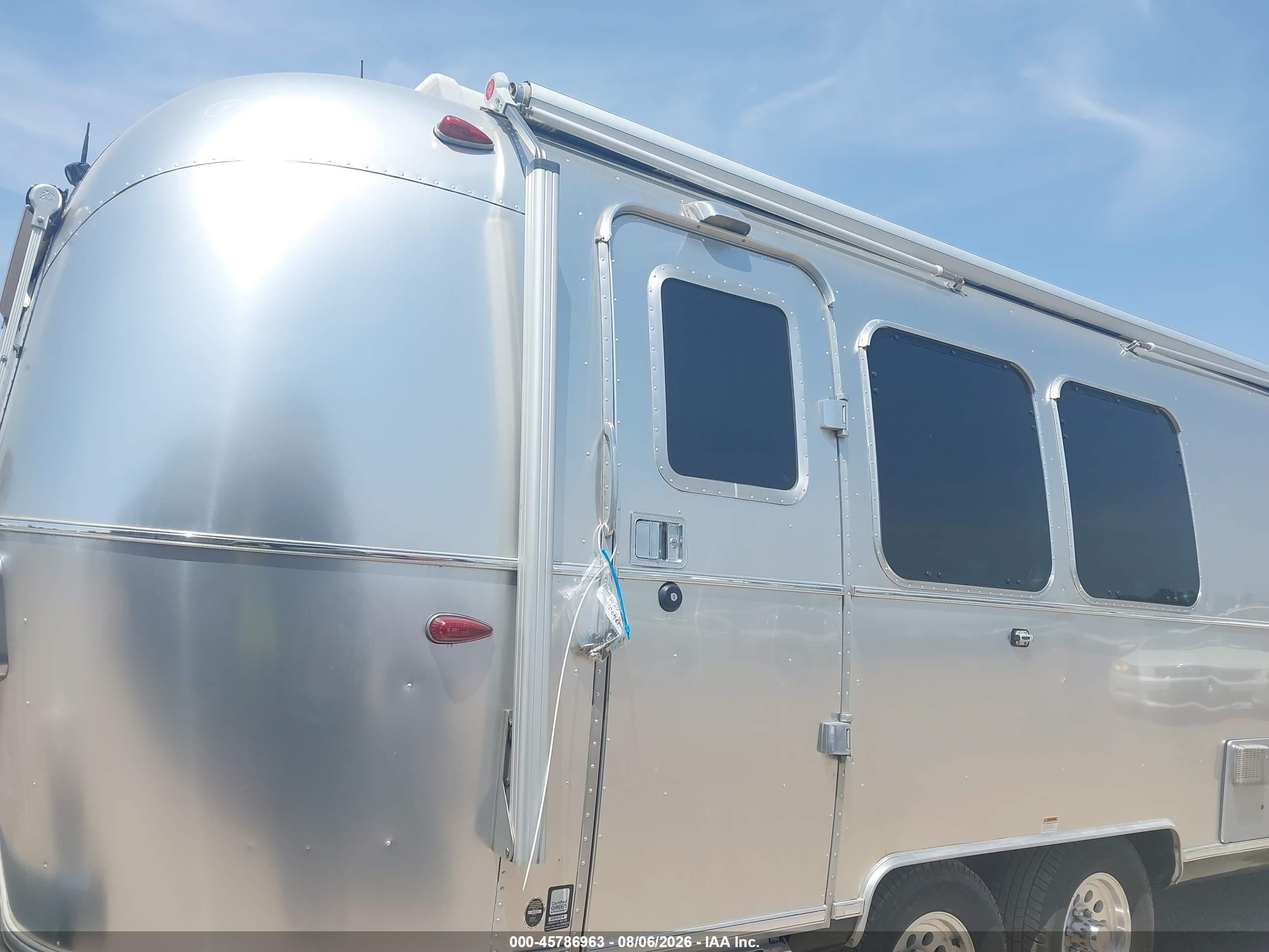 2020 Airstream Other VIN 1STKNYG27LJ551090 IAAI salvage auction — Hail, Original (Texas), sold $29,300 on 2026-09-09 (photo 6)