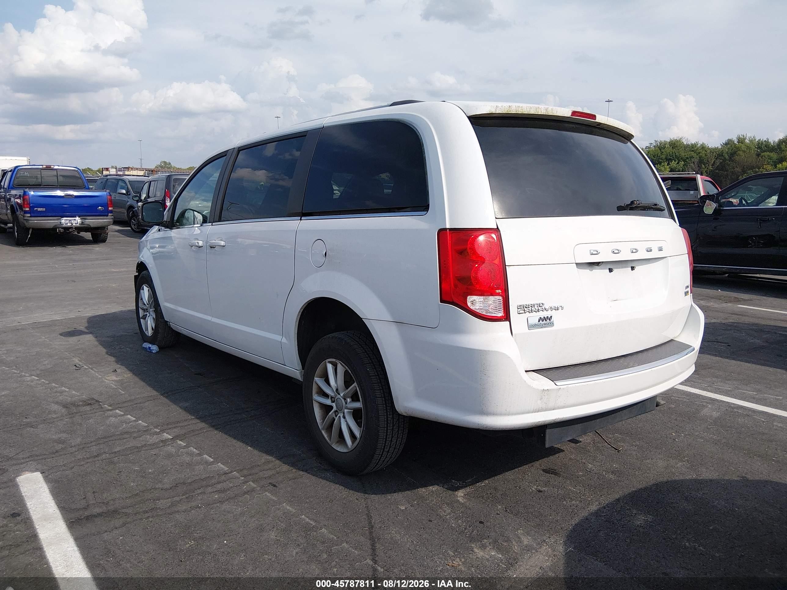 2018 Dodge Caravan VIN 2C4RDGCGXJR264105 IAAI salvage auction — Front End, Clear (Tennessee), sold $5,100 on 2026-09-18 (photo 3)