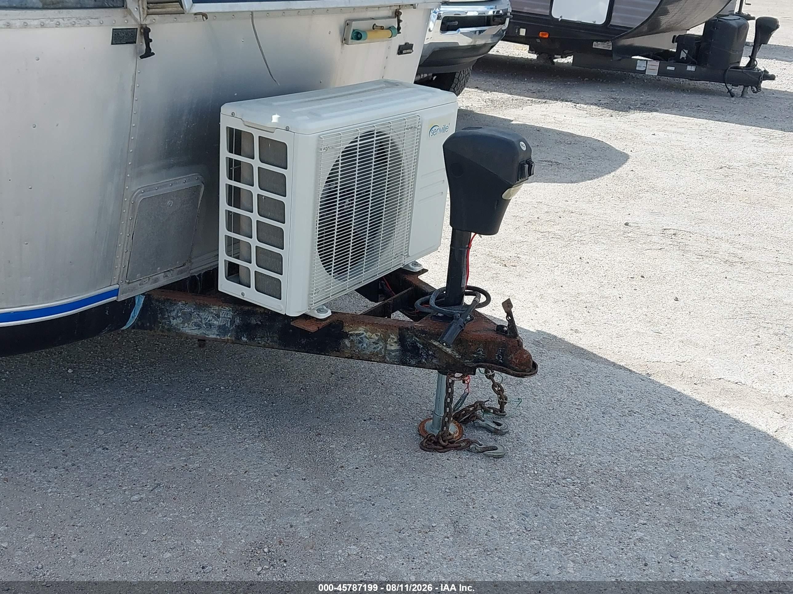 1989 Airstream 29 VIN 1STGEAJ29KJ506589 IAAI salvage auction — Burn Interior, Salvage (Texas), sold $100 on 2026-09-30 (photo 6)