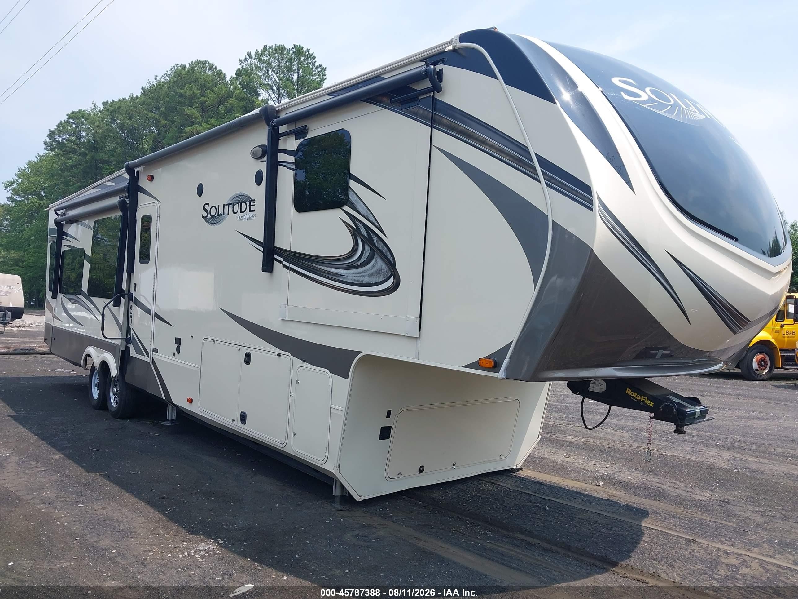 2020 Grand Design Reflection VIN 573FS4229L9905257 — IAAI salvage auction photo