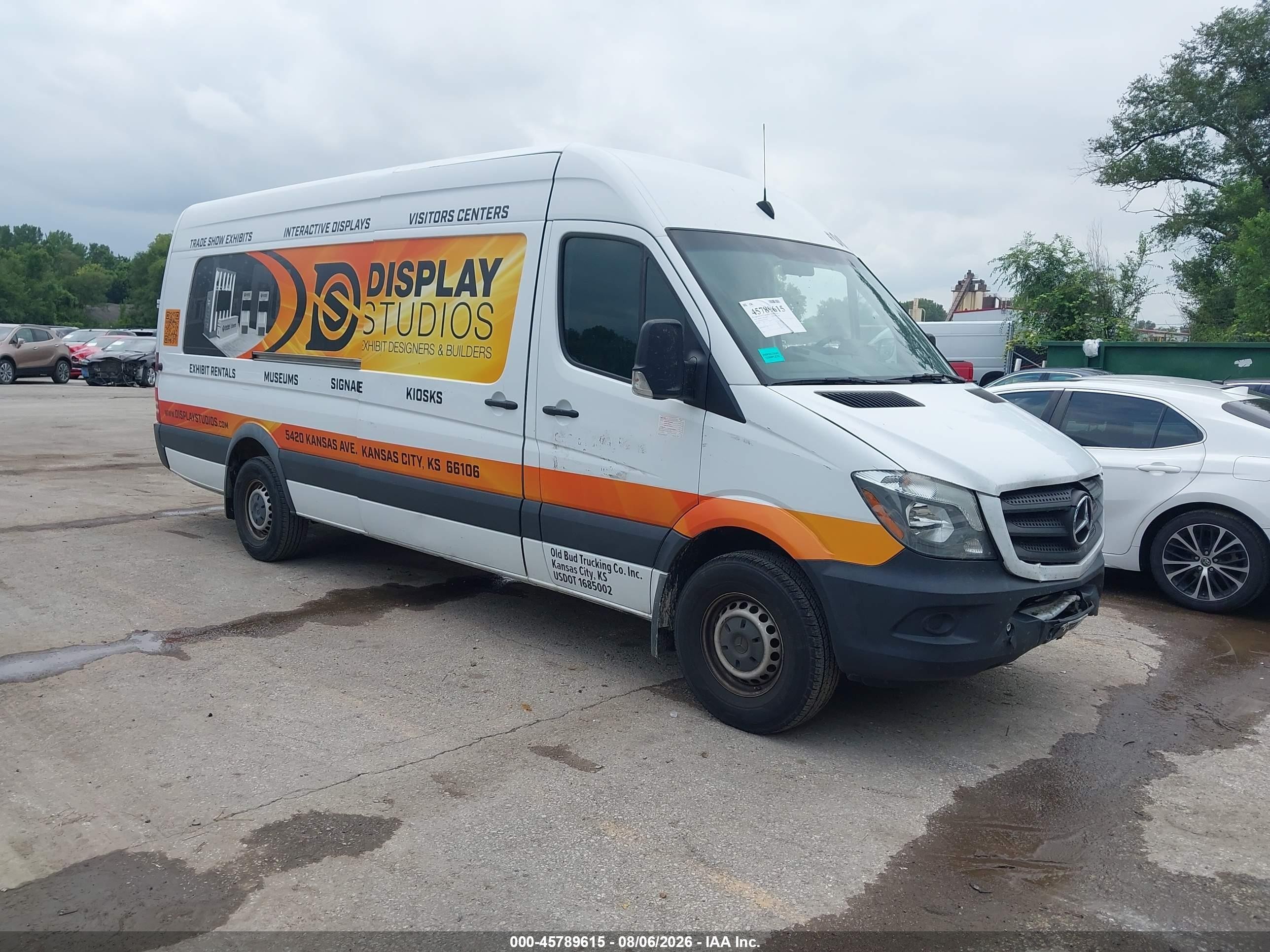 2016 Mercedes-Benz Sprinter VIN WD3PE8DD5GP339439 — IAAI salvage auction photo