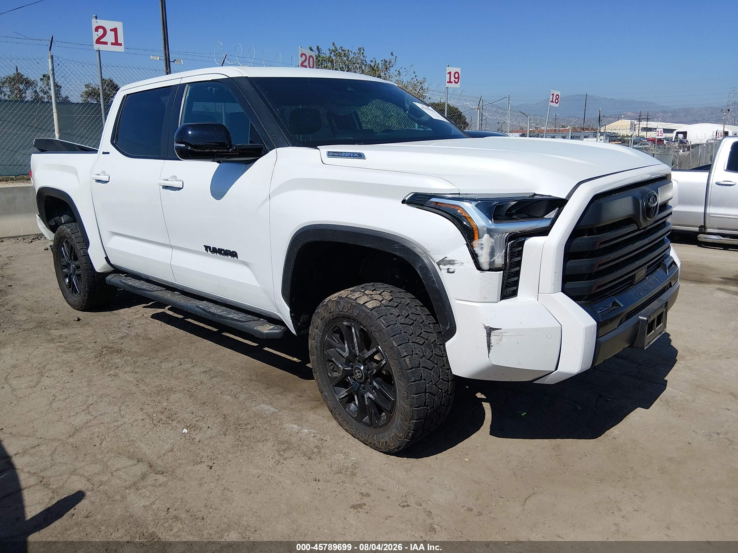 2025 Toyota Tundra VIN 5TFWC5DB8SX094617 — IAAI salvage auction photo