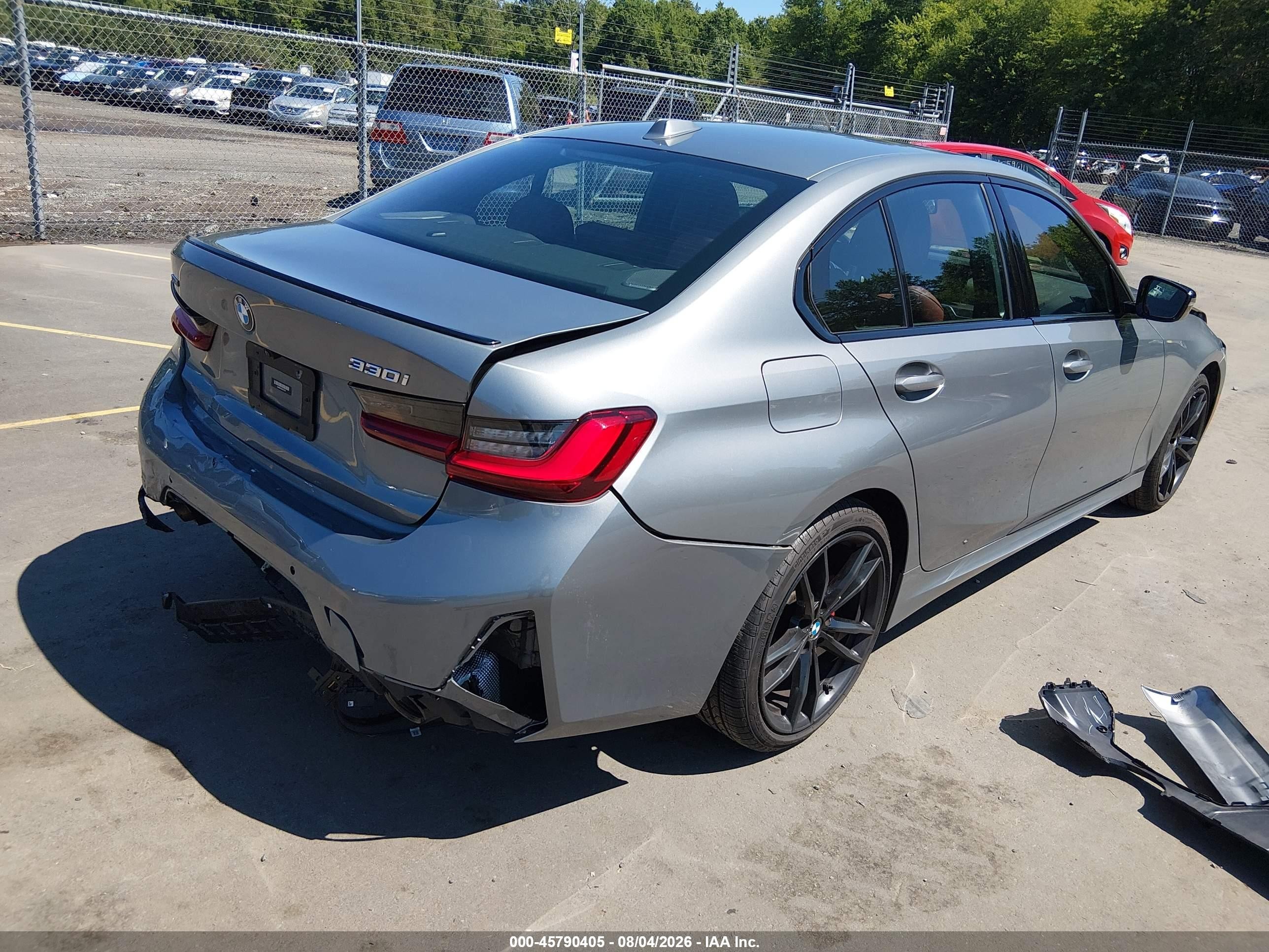 2023 BMW 3er VIN 3MW89FF04P8D17361 IAAI salvage auction — Front & Rear, Salvage (Connecticut), sold $15,650 on 2026-09-17 (photo 4)