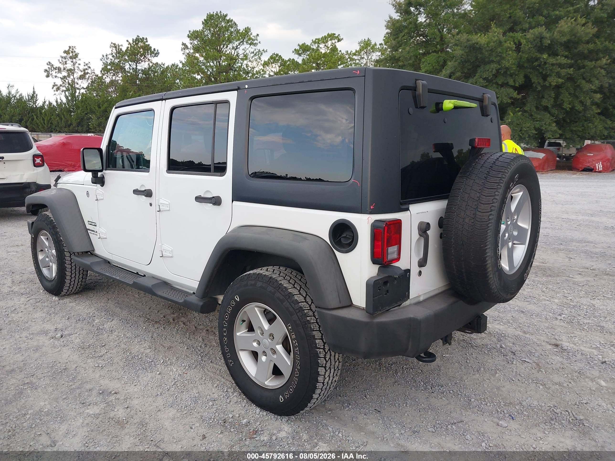 2016 Jeep Wrangler / VIN 1C4BJWDG0GL196983 IAAI salvage auction — Unknown, Rebuildable (Florida), sold $8,000 on 2026-09-03 (photo 3)