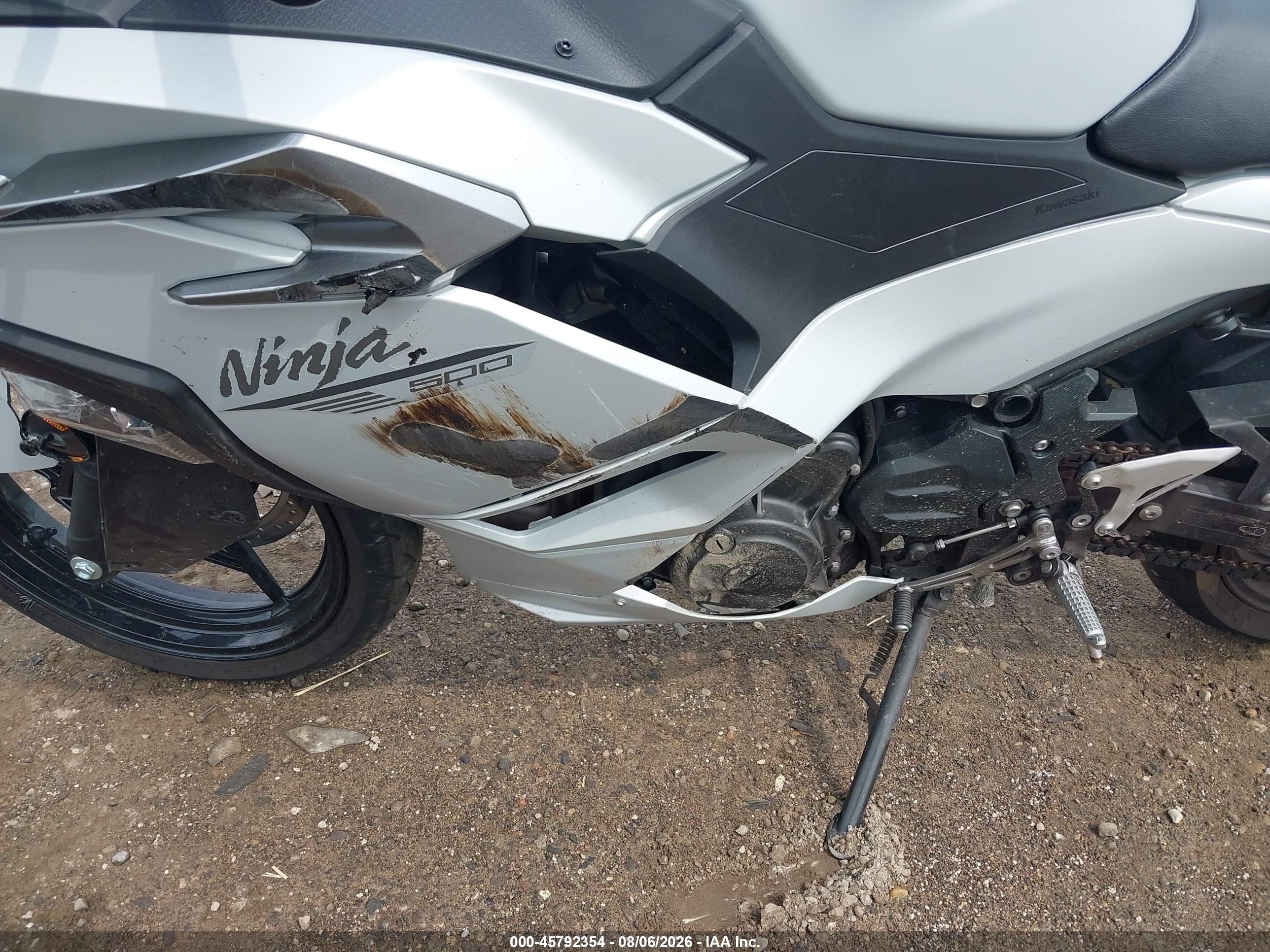 2025 Kawasaki Ninja VIN ML5EXGG19SDA70436 IAAI salvage auction — Front End, Scrap (Michigan), sold $600 on 2026-09-08 (photo 9)
