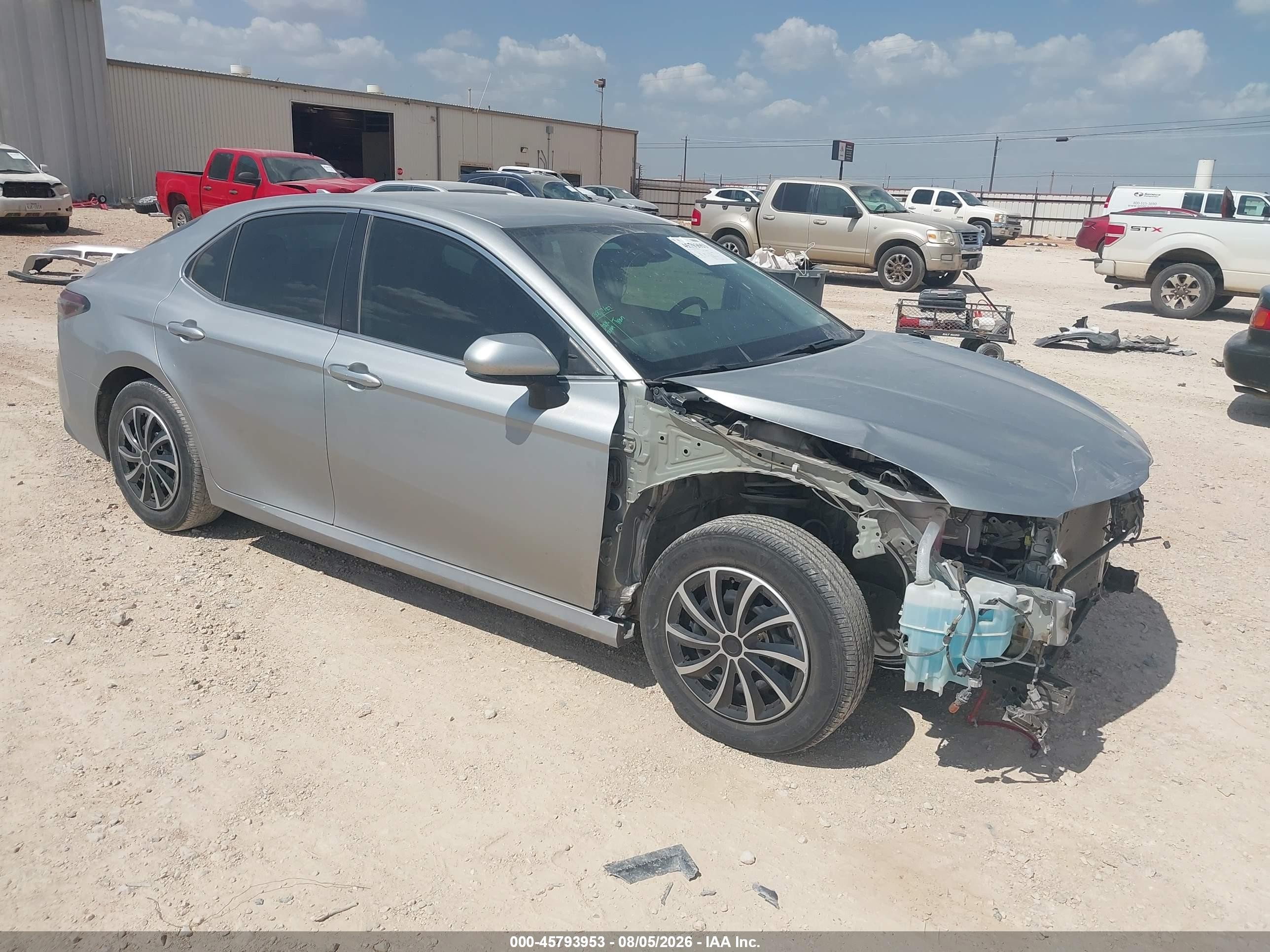 2024 Toyota Camry Hybrid VIN 4T1C31AK5RU070394 — IAAI salvage auction photo