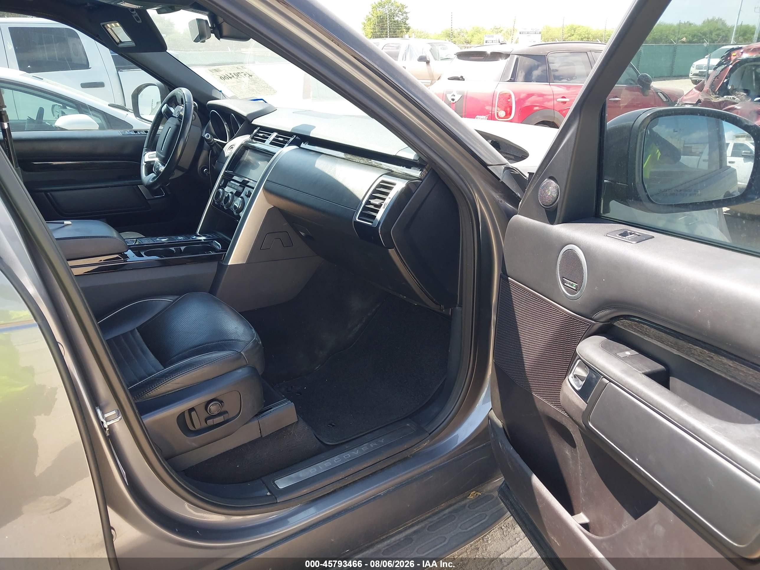 2017 Land rover Discovery VIN SALRHBBV6HA026119 IAAI salvage auction — Front End, Salvage (Texas), sold $3,800 on 2026-09-06 (photo 5)