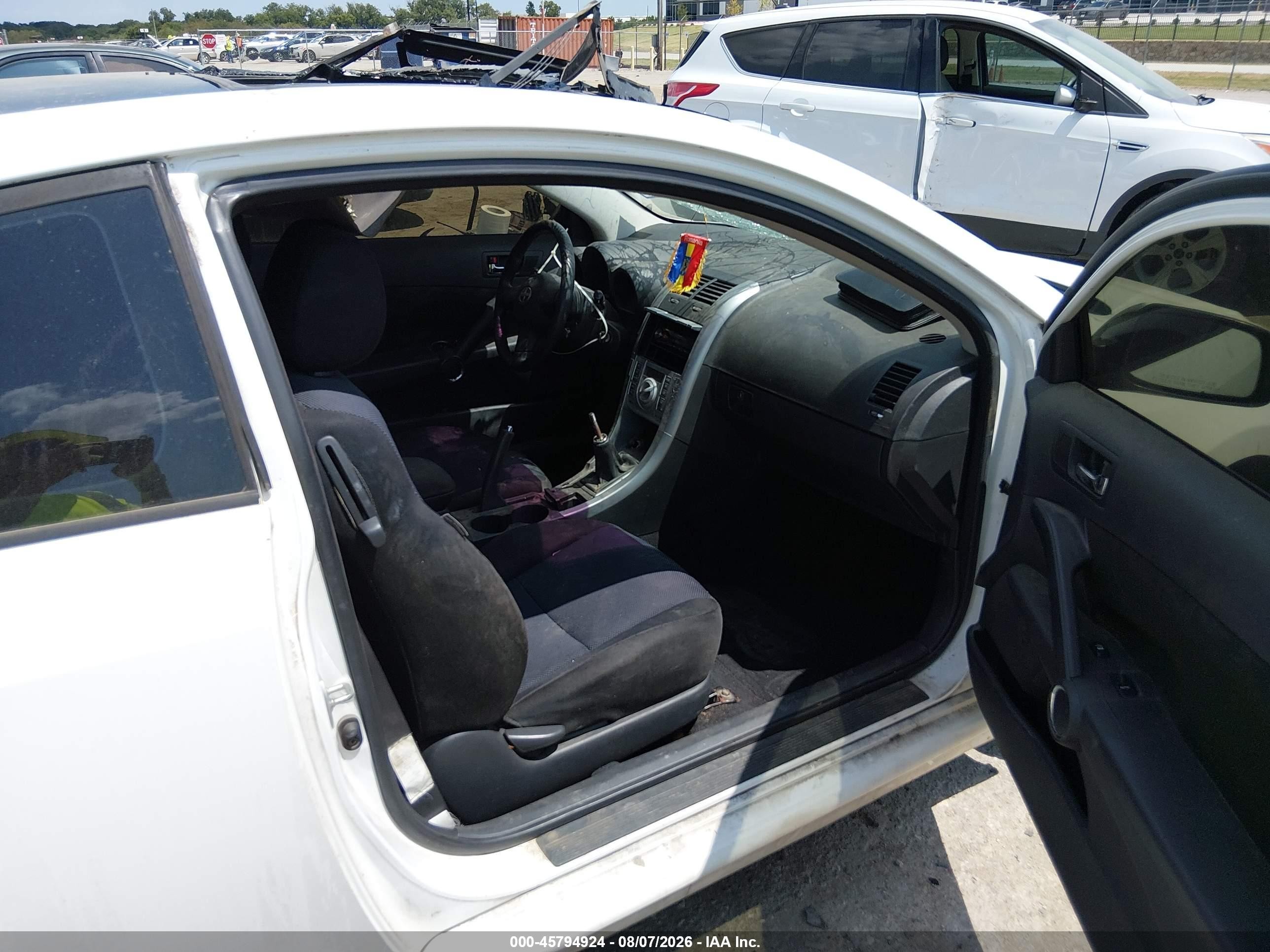 2005 Scion Tc VIN JTKDE167250052310 IAAI salvage auction — Top/Roof, Salvage (Texas), sold $225 on 2026-09-08 (photo 5)