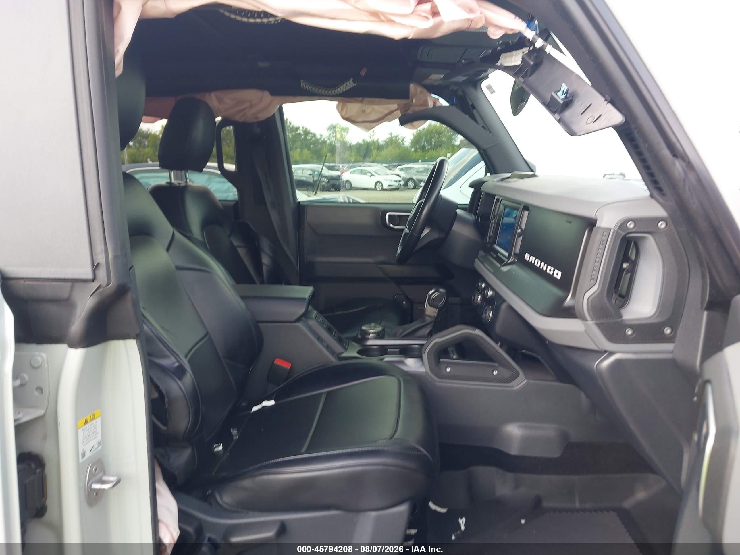 2021 Ford Bronco VIN 1FMDE5BHXMLA84122 IAAI salvage auction — Side, Salvage (Illinois), sold $13,600 on 2026-09-04 (photo 5)