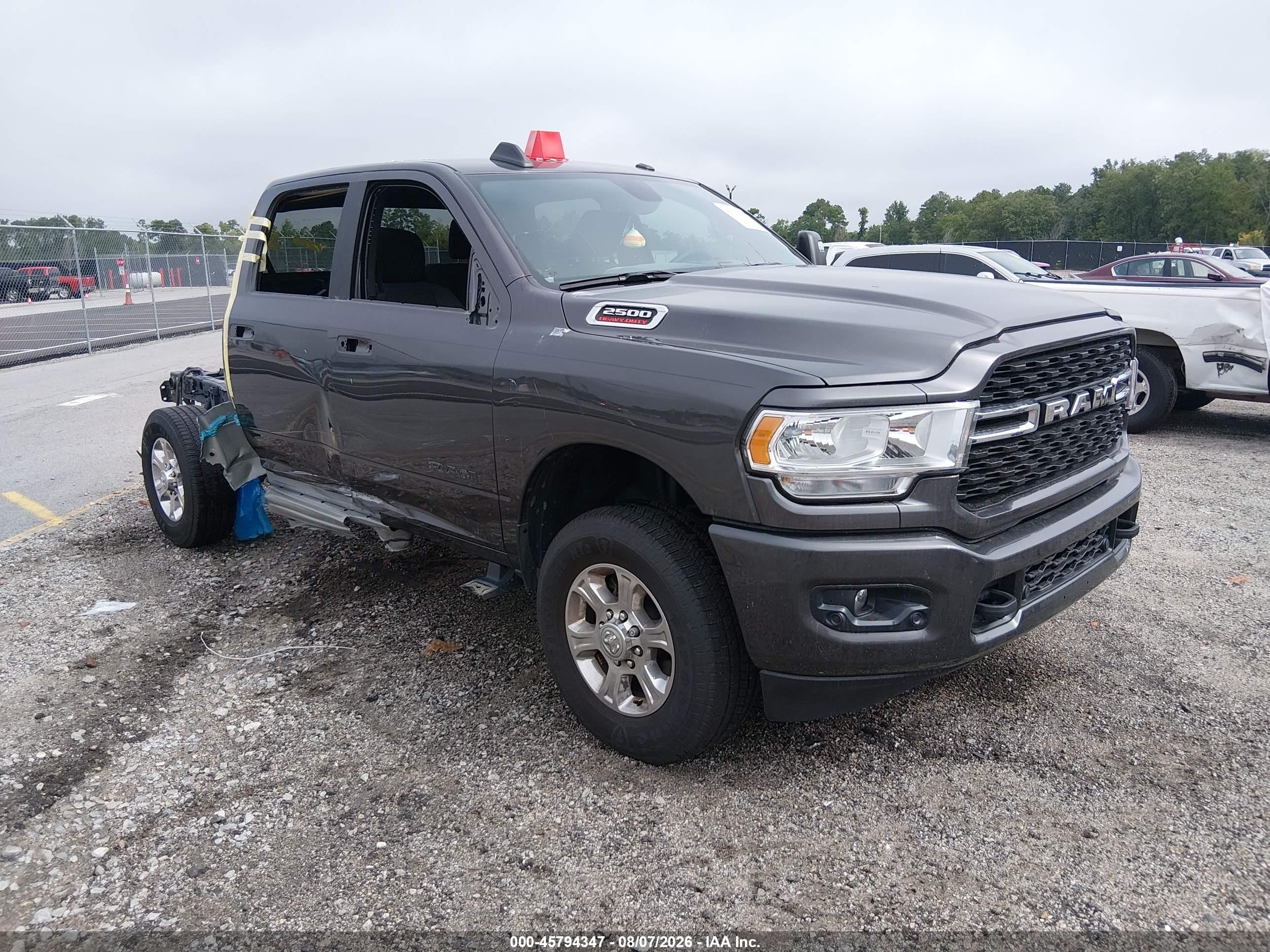 2024 Ram 2500 VIN 3C6UR5DL5RG405408 — IAAI salvage auction photo