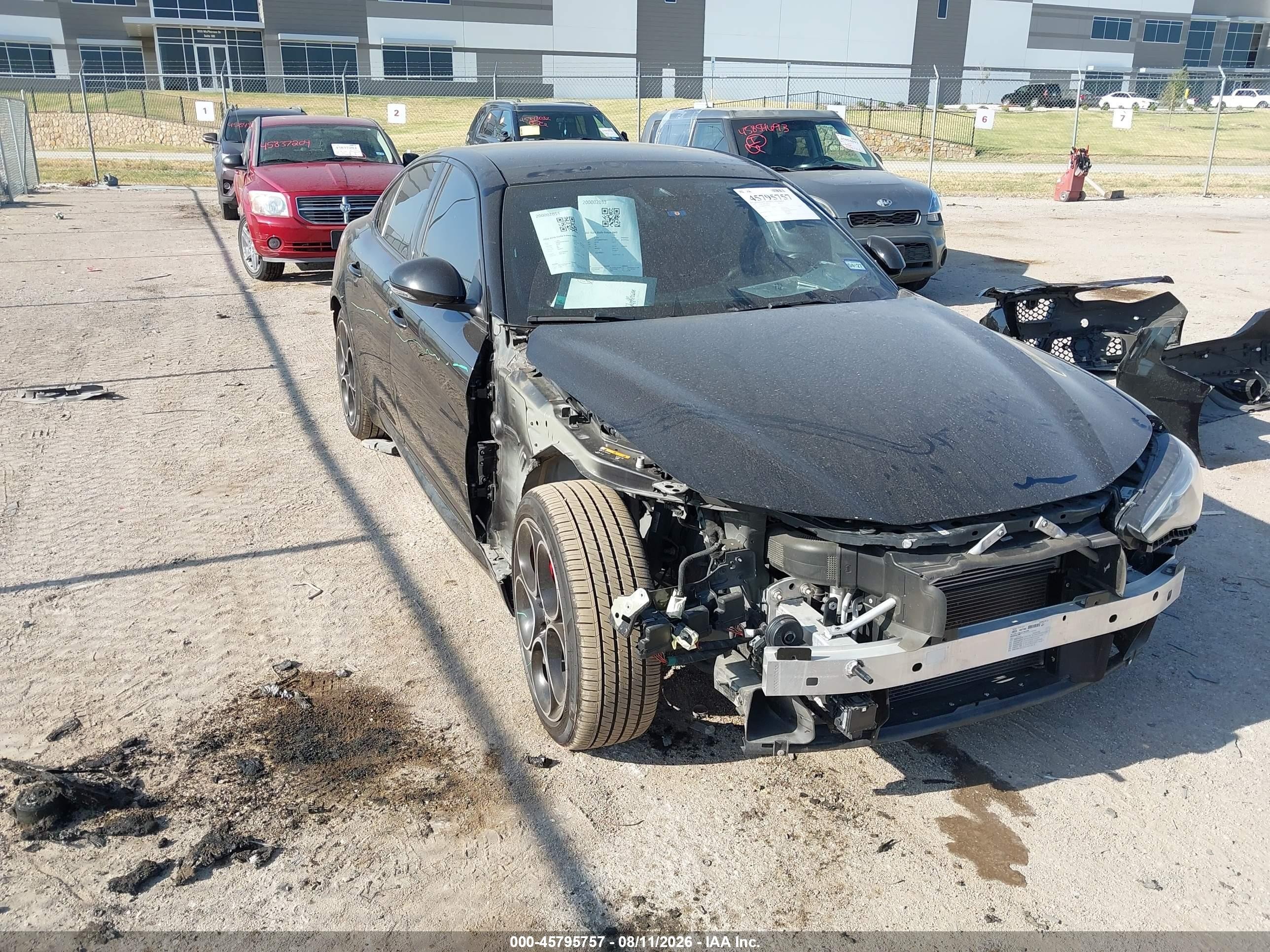 2022 Alfa Romeo Giulia VIN ZARFAMBN2N7656910 IAAI salvage auction — Front & Rear, Salvage (Texas), sold $8,200 on 2026-09-12 (photo 1)