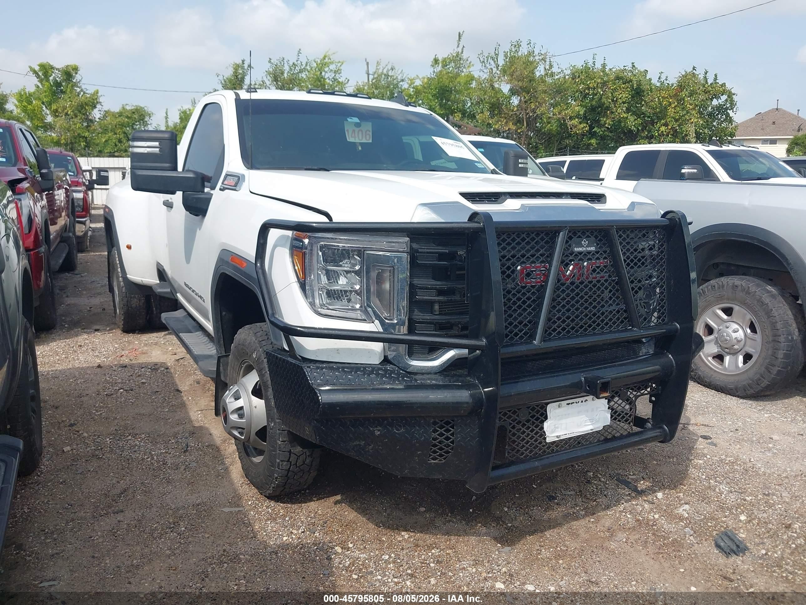 2022 GMC Sierra 3500 HD VIN 1GT39SEY8NF255819 — IAAI salvage auction photo