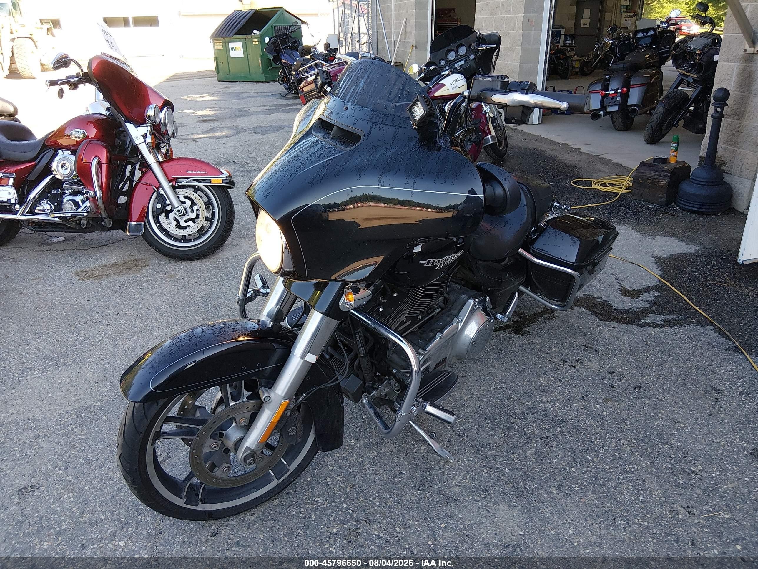 2014 Harley-davidson Street glide VIN 1HD1KRM11EB672231 IAAI salvage auction — Rear End, Salvage (Maine), sold $2,350 on 2026-09-23 (photo 2)