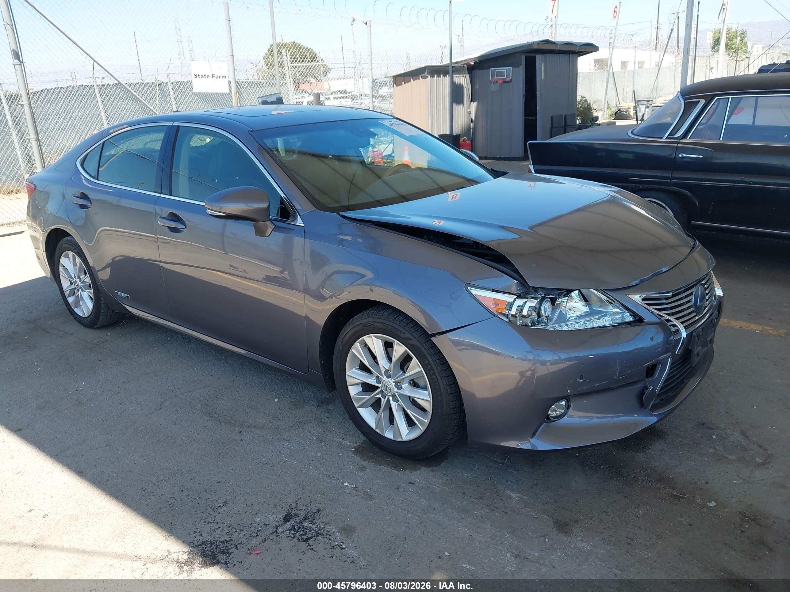 2015 Lexus ES 300h VIN JTHBW1GG4F2091219 — IAAI salvage auction photo