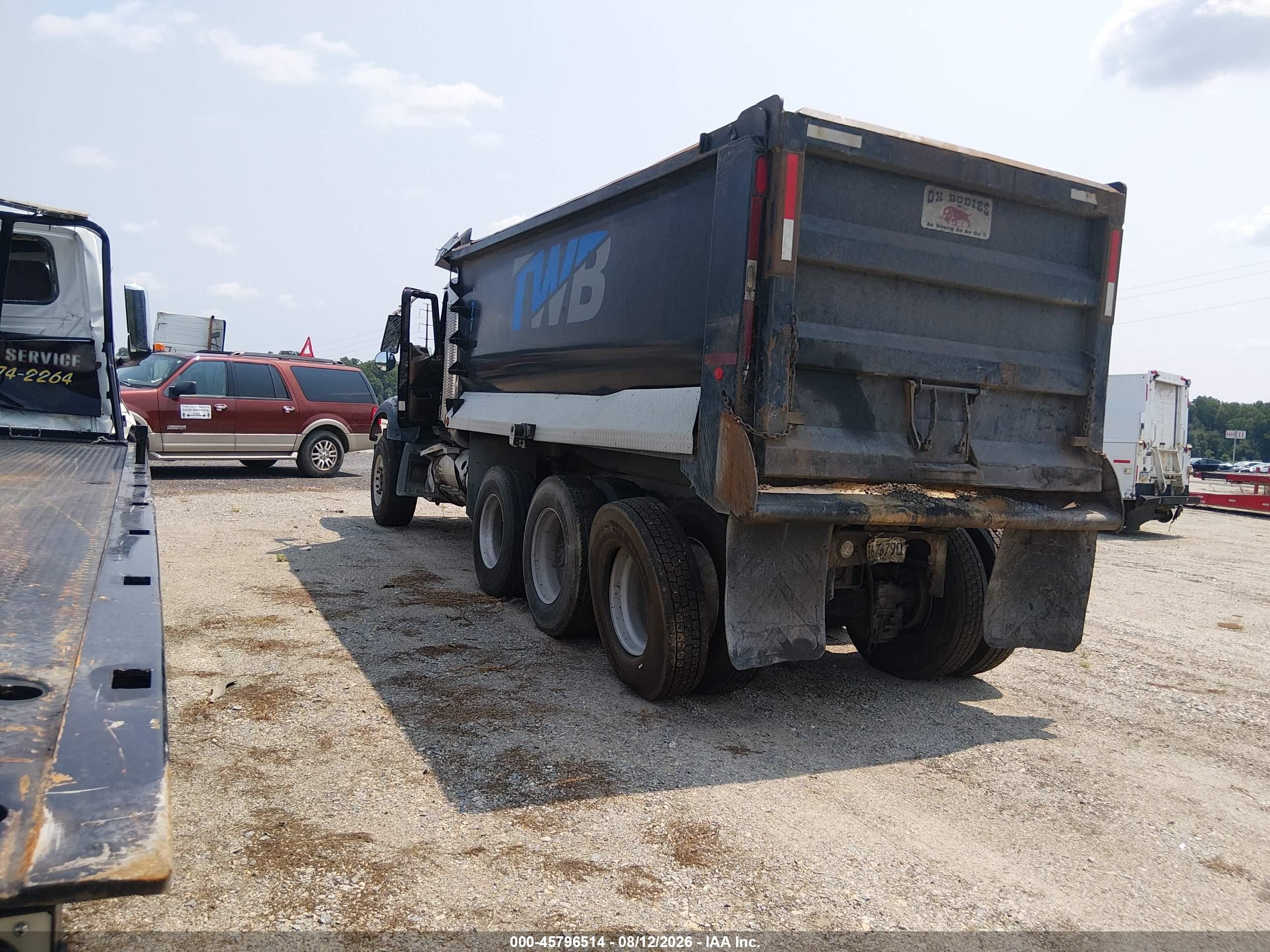 2007 Mack 700 Ctp700 VIN 1M2AT04Y37M006904 IAAI salvage auction — Rollover, Salvage - Greater Than 75% (Maryland), sold $8,750 on 2026-10-05 (photo 3)
