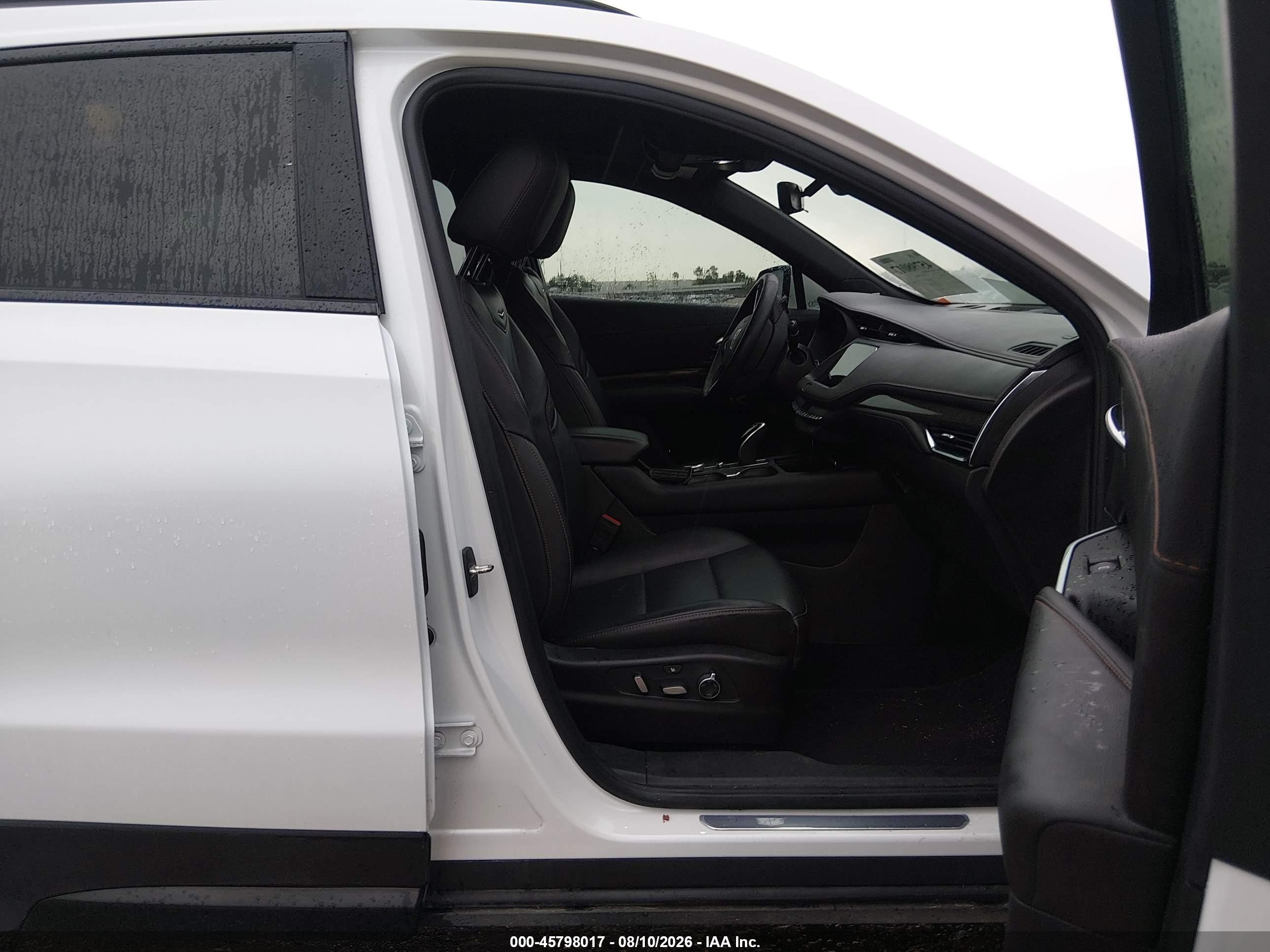 2022 Cadillac Xt4 VIN 1GYFZER47NF107516 IAAI salvage auction — Theft, Original (Texas), sold $14,300 on 2026-08-29 (photo 5)