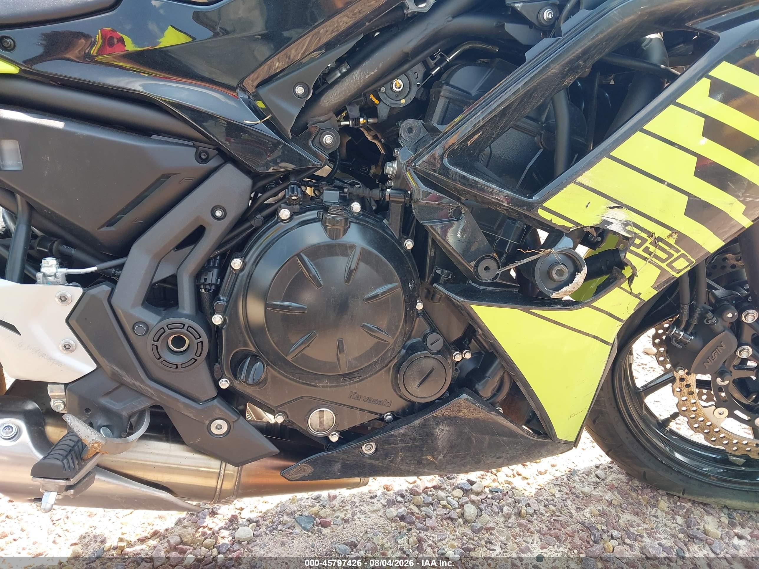2026 Kawasaki Ninja VIN ML5EXEP14TDAJ6192 IAAI salvage auction — Side, Junk Bill Of Sale Mv2459 (Wisconsin), sold $275 on 2026-09-09 (photo 8)
