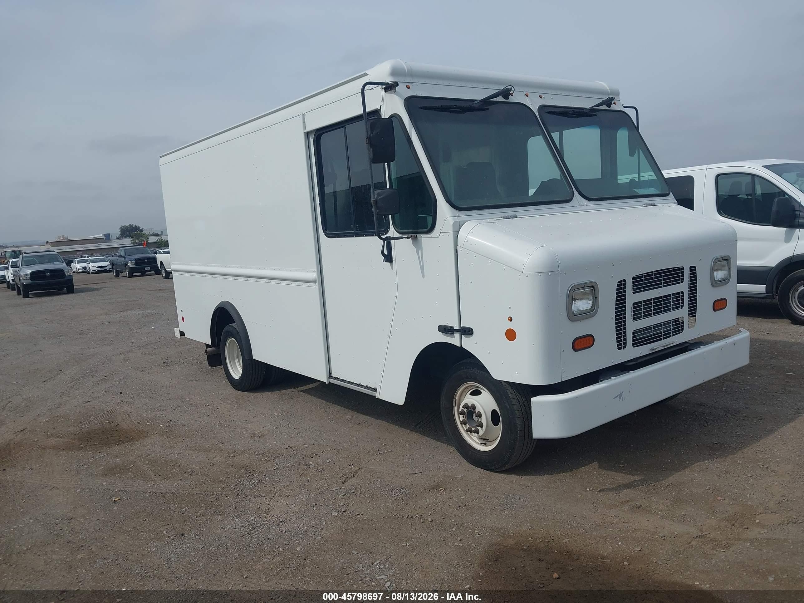 2018 Ford E-350 VIN 1FC3E3K62JDC36757 — IAAI salvage auction photo