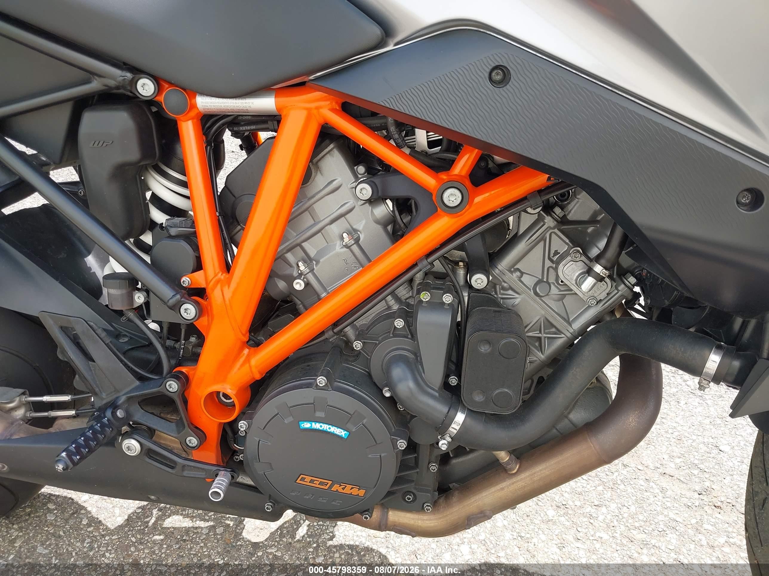 2017 Ktm 1290 VIN VBKV69404HM953865 IAAI salvage auction — Side, Clear (Michigan), sold $2,750 on 2026-09-25 (photo 8)
